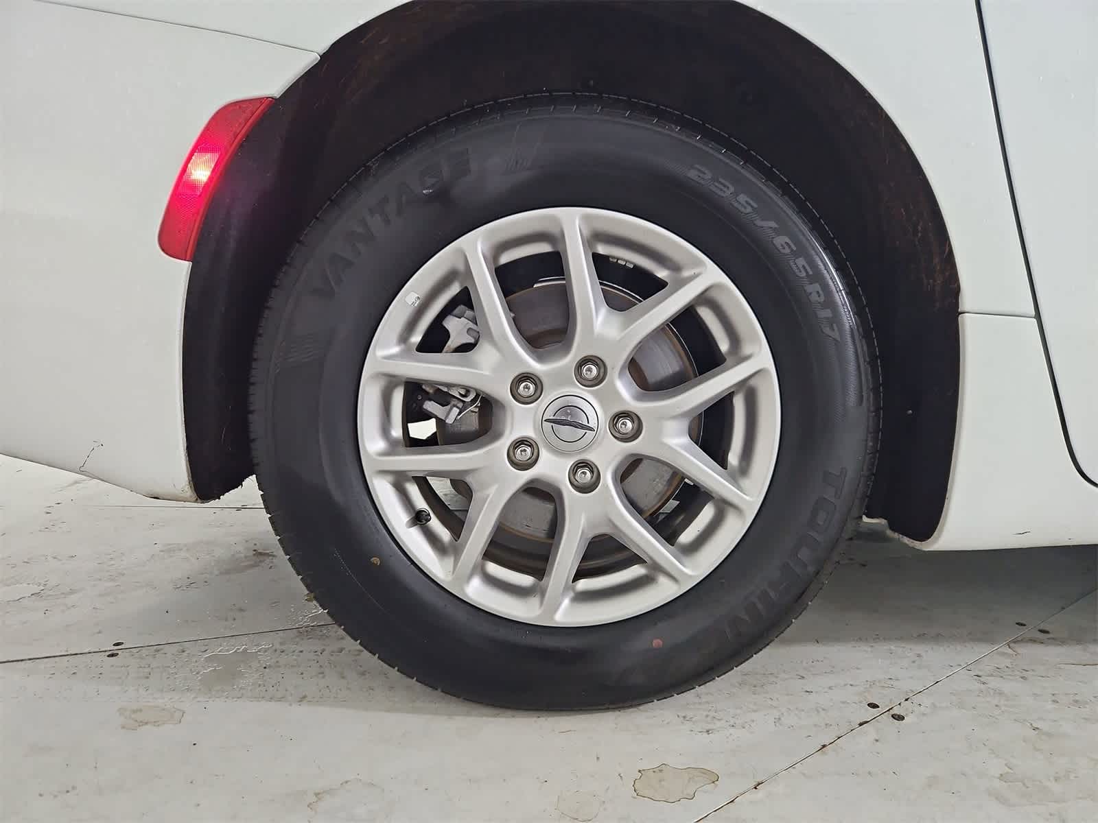 Thumbnail: 2024 Chrysler Pacifica - 13