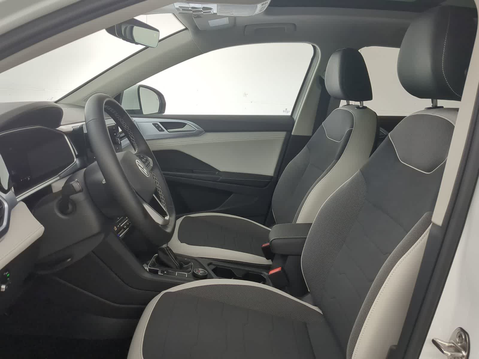 Thumbnail: 2025 Volkswagen Taos - 16