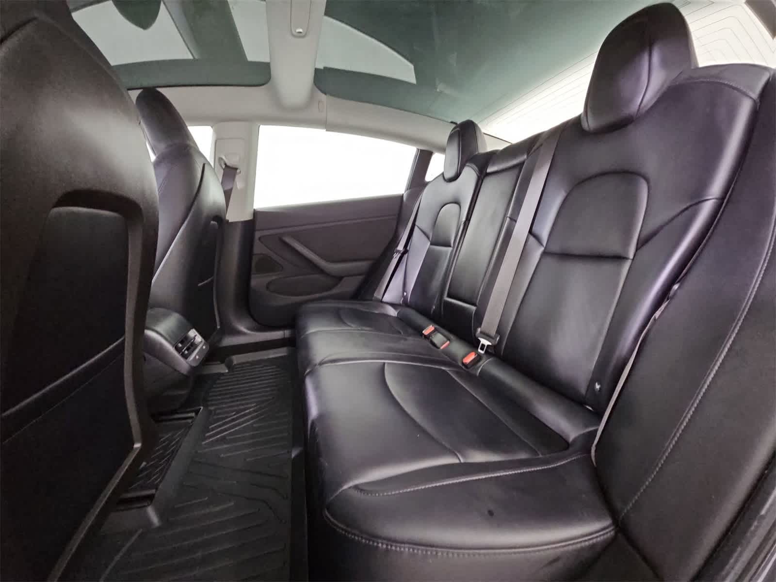 Thumbnail: 2018 Tesla Model 3 - 20