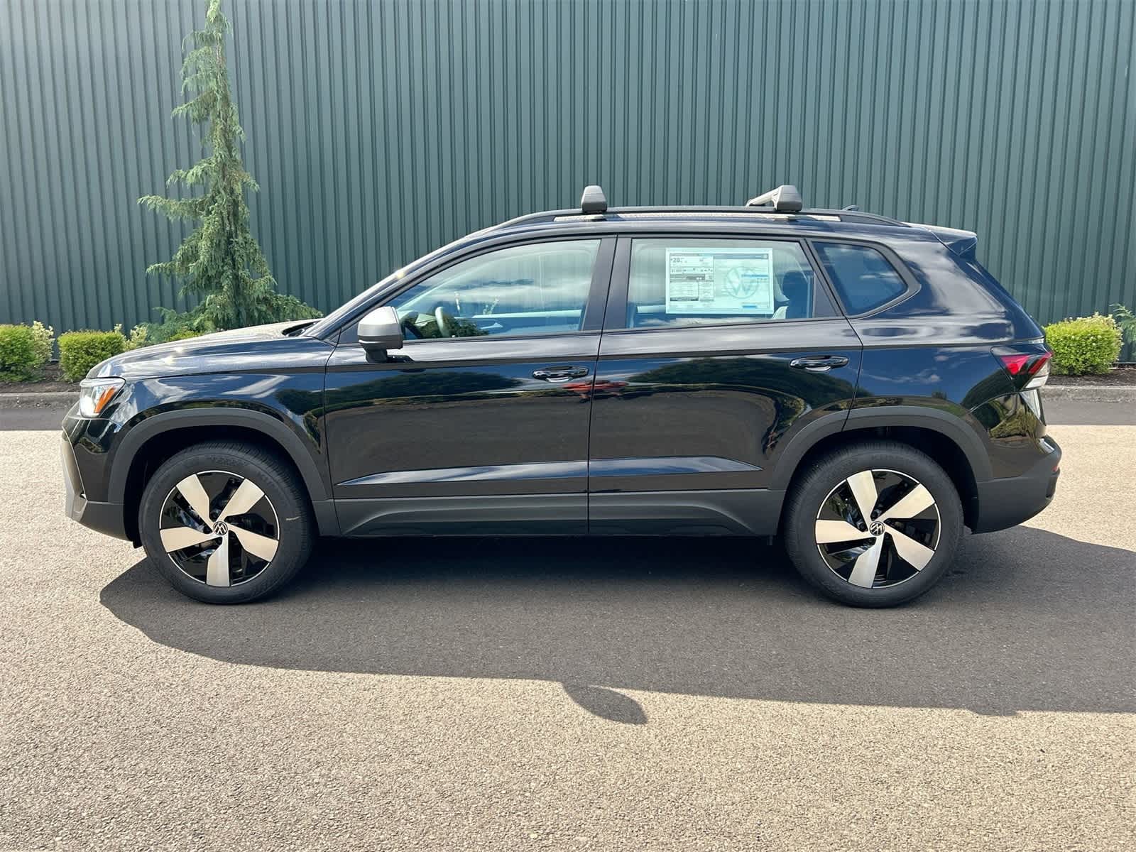 Thumbnail: 2025 Volkswagen Taos - 3