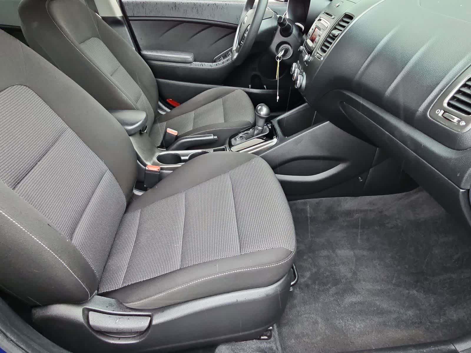 Thumbnail: 2017 Kia Forte - 21