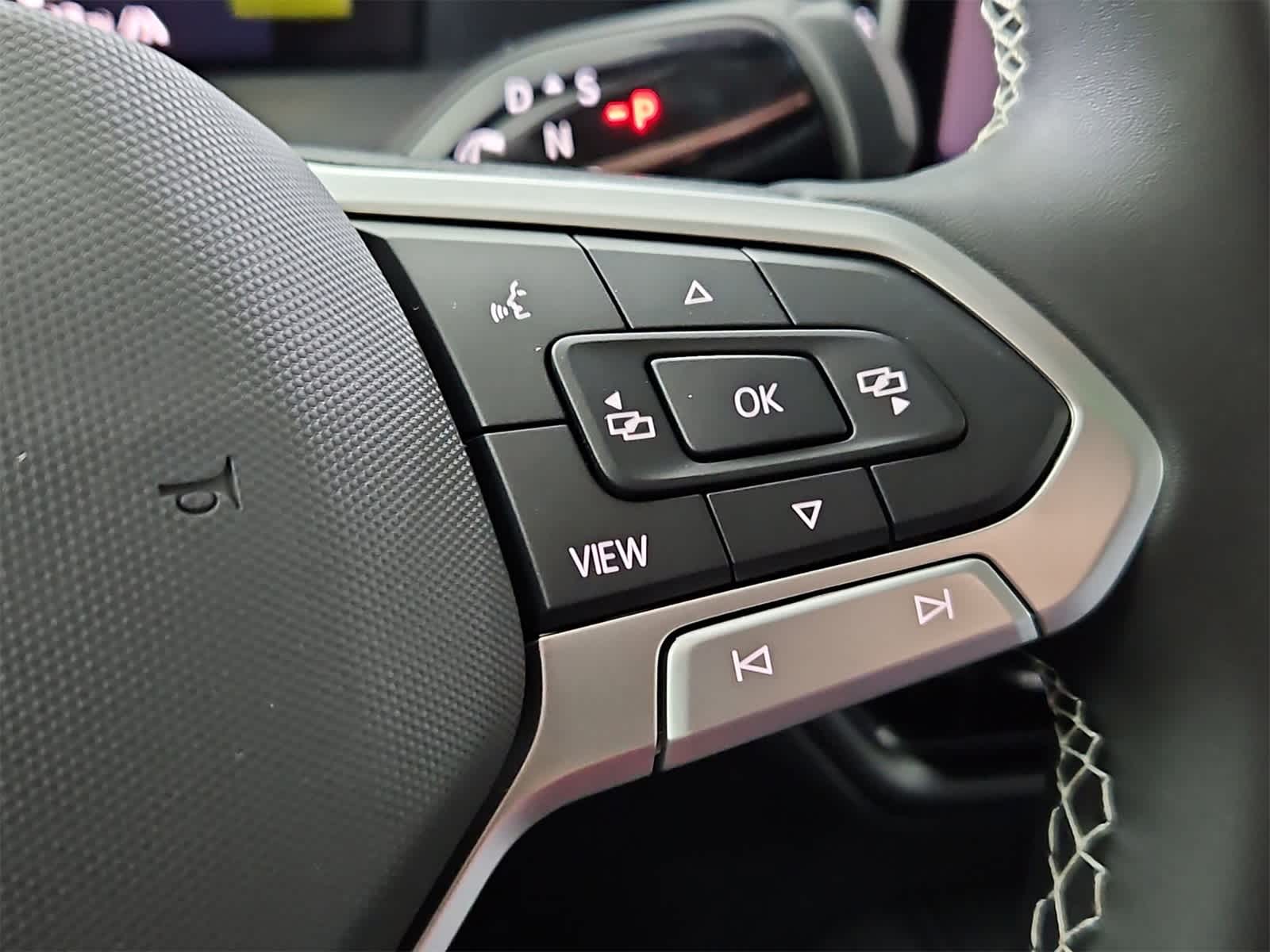 Thumbnail: 2025 Volkswagen Tiguan - 24