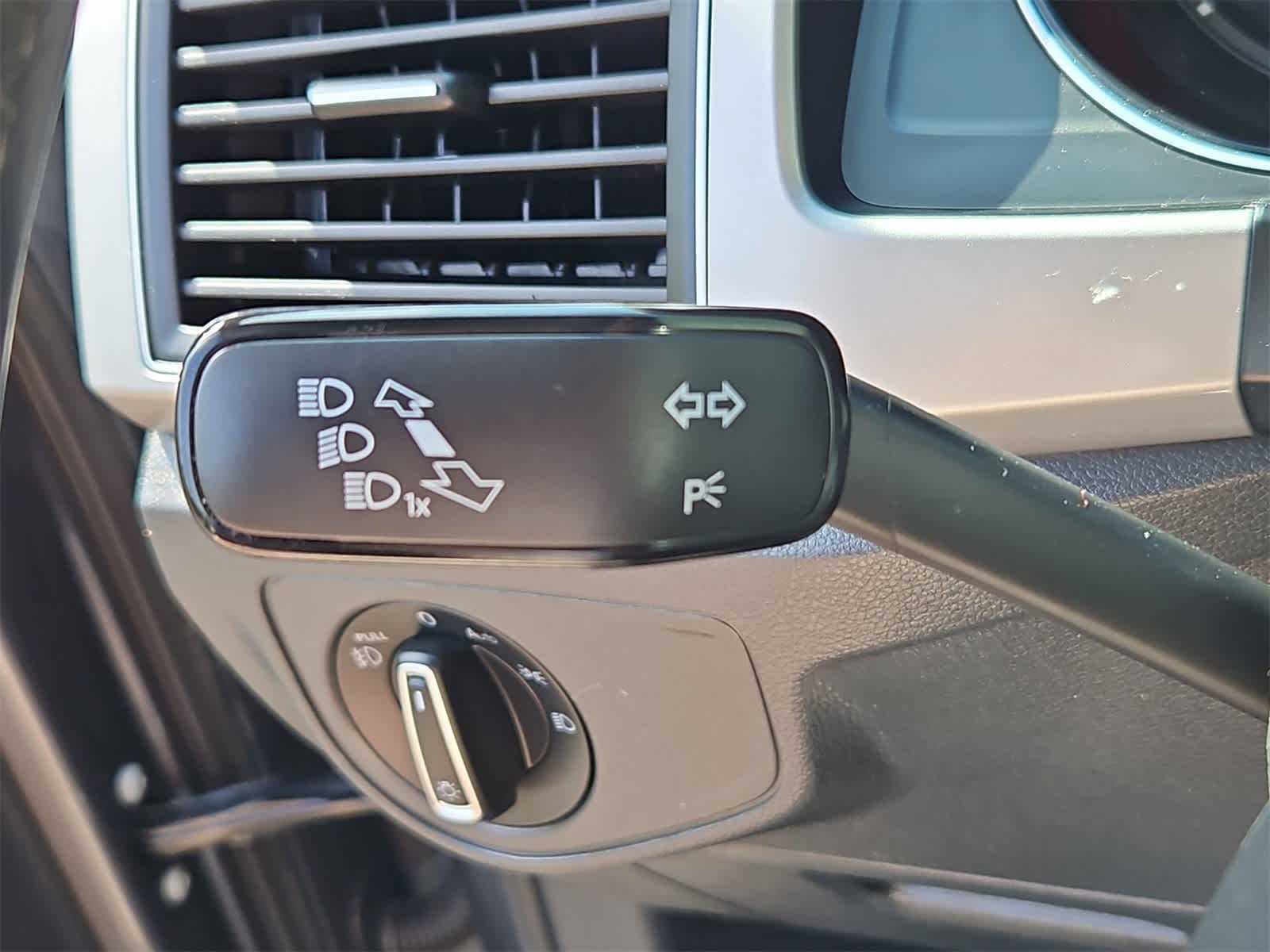 Thumbnail: 2019 Volkswagen Atlas - 25