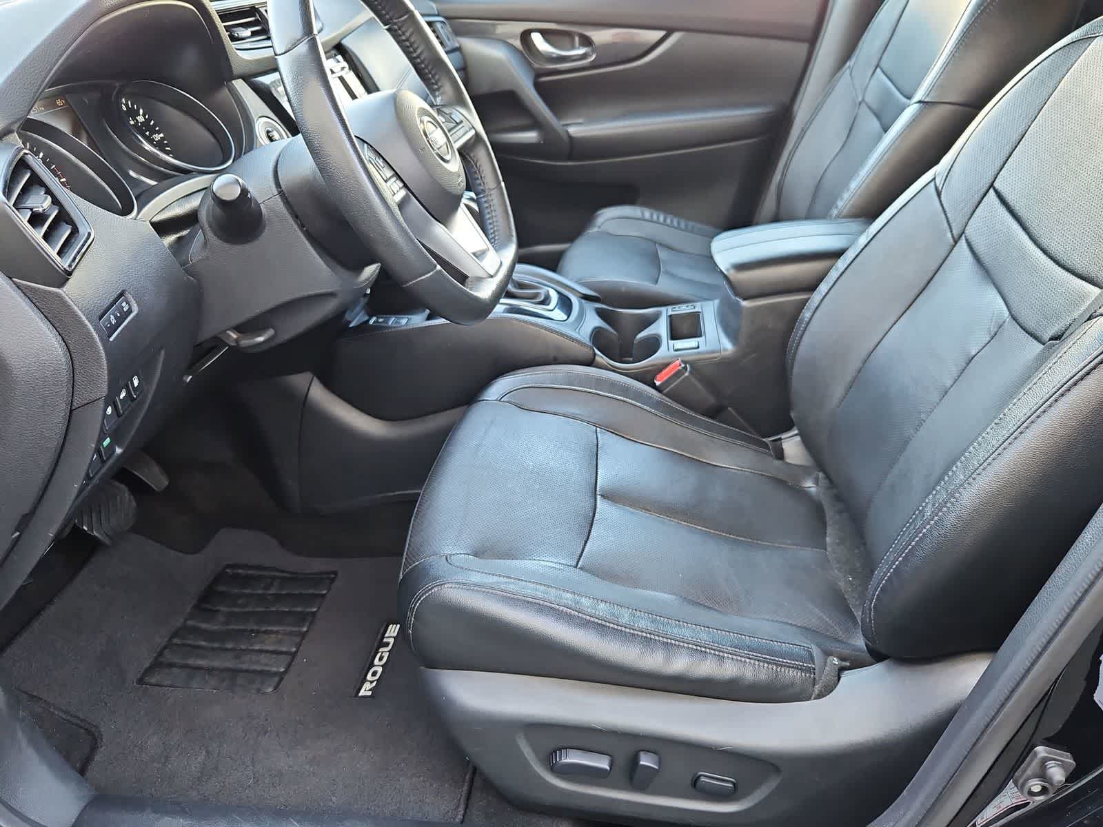 Thumbnail: 2020 Nissan Rogue - 16