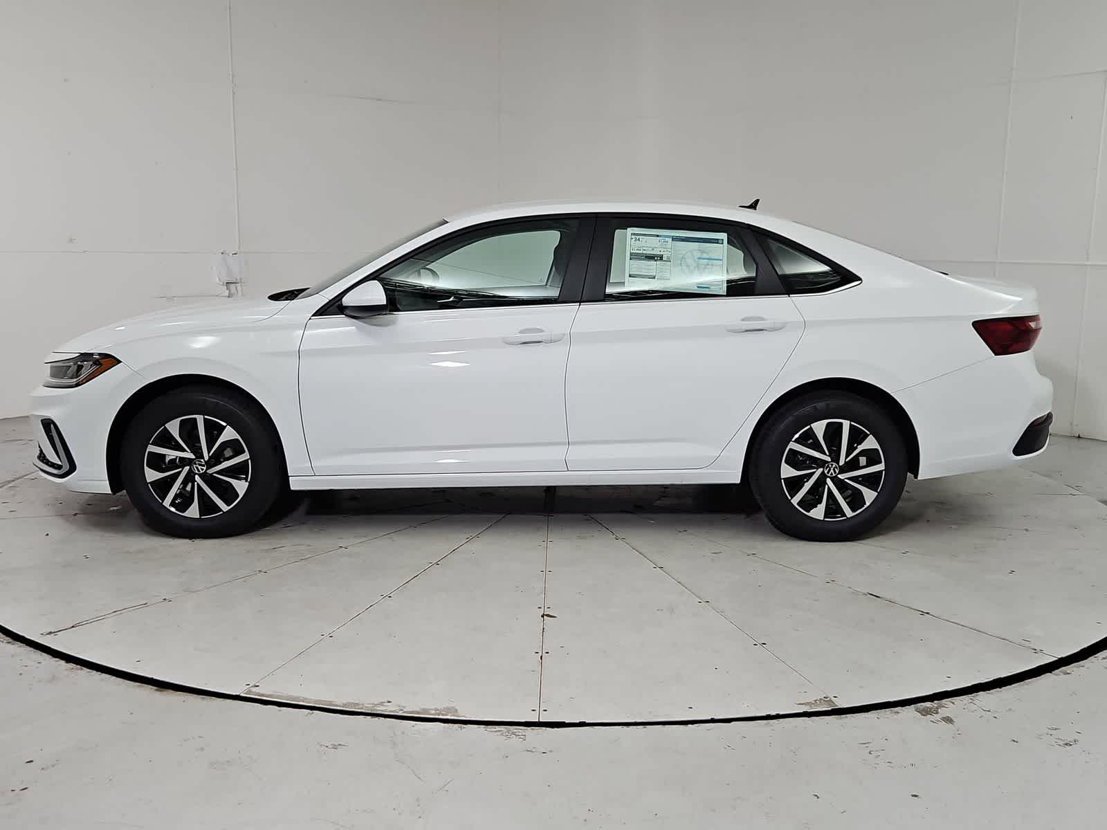 Thumbnail: 2026 Volkswagen Jetta - 3