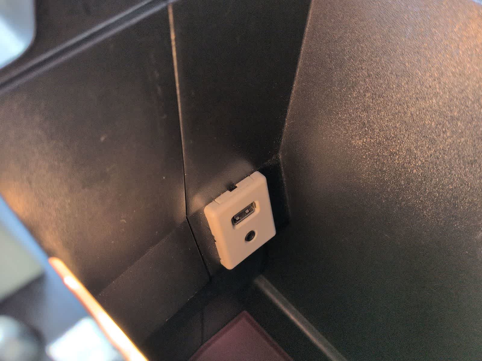 Thumbnail: 2017 Chevrolet Equinox - 30