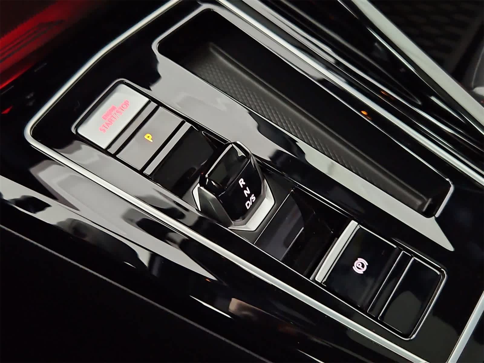 Thumbnail: 2025 Volkswagen Golf - 34