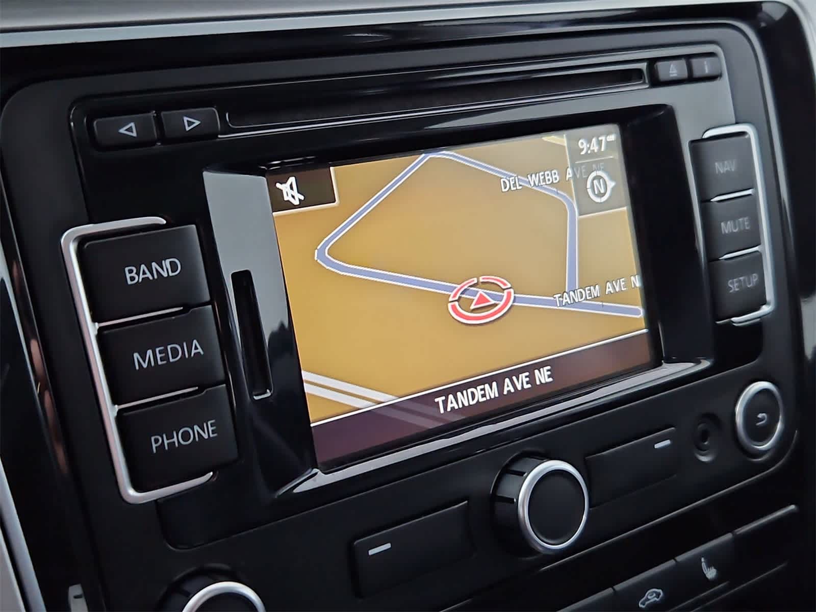 Thumbnail: 2013 Volkswagen Passat - 30