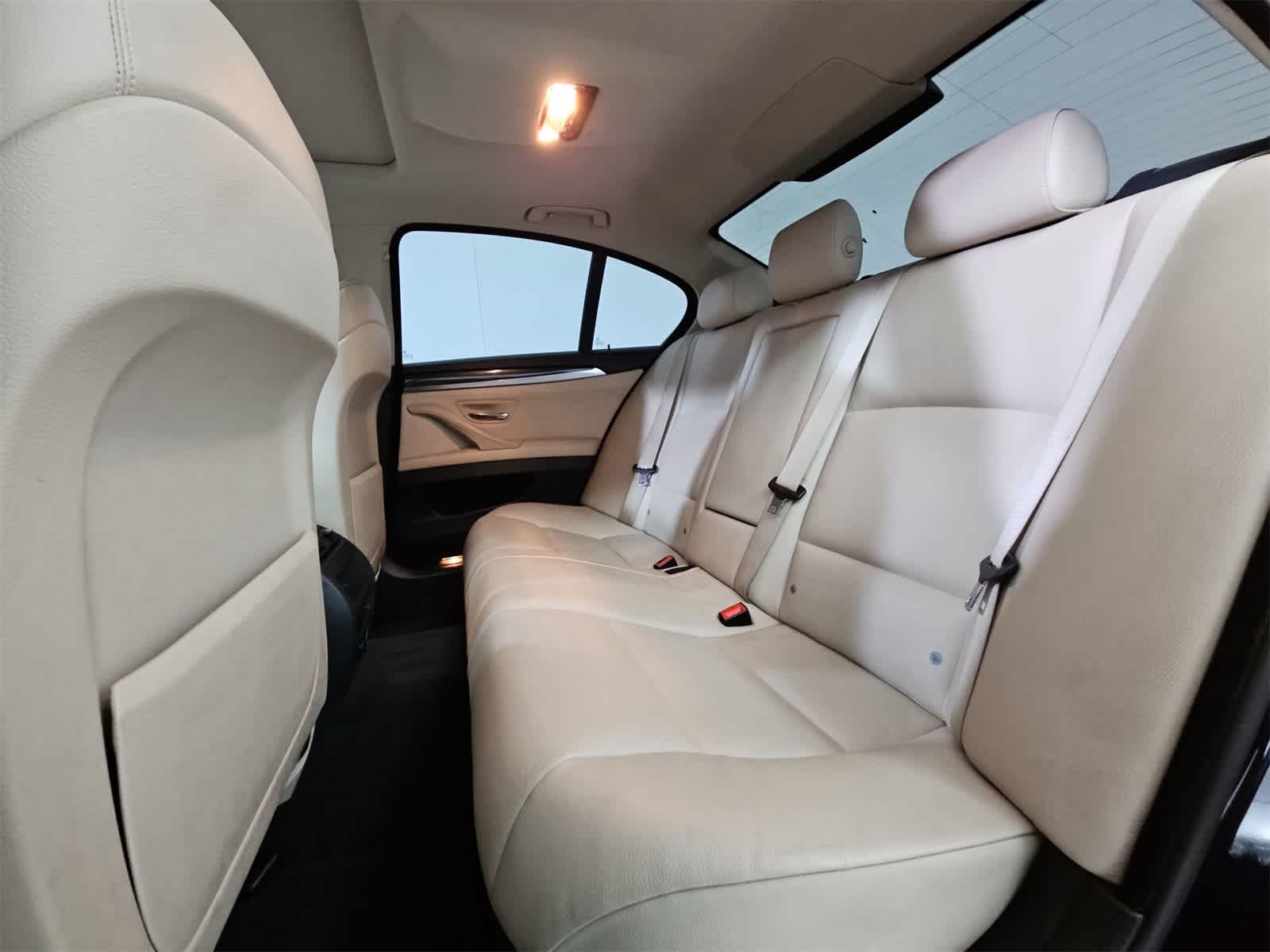 Thumbnail: 2011 BMW 5 Series - 20