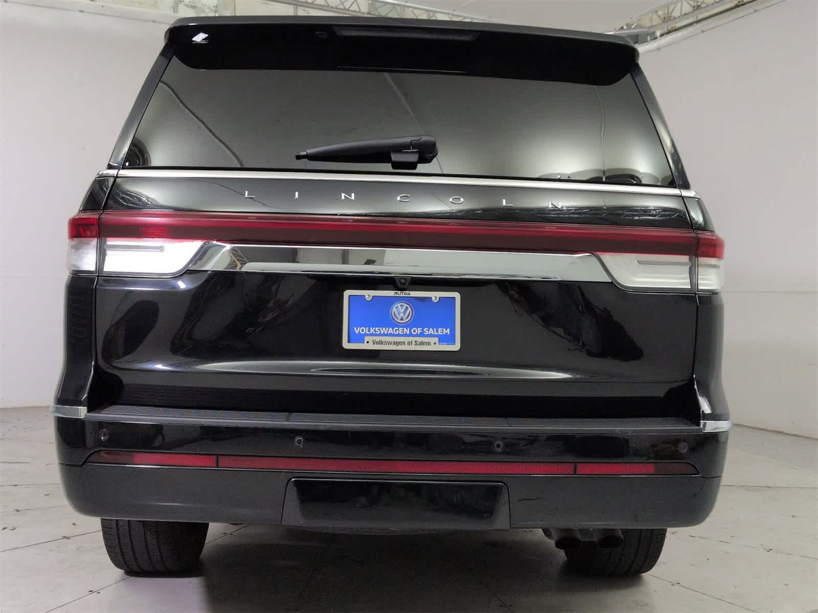 Thumbnail: 2023 Lincoln Navigator - 5