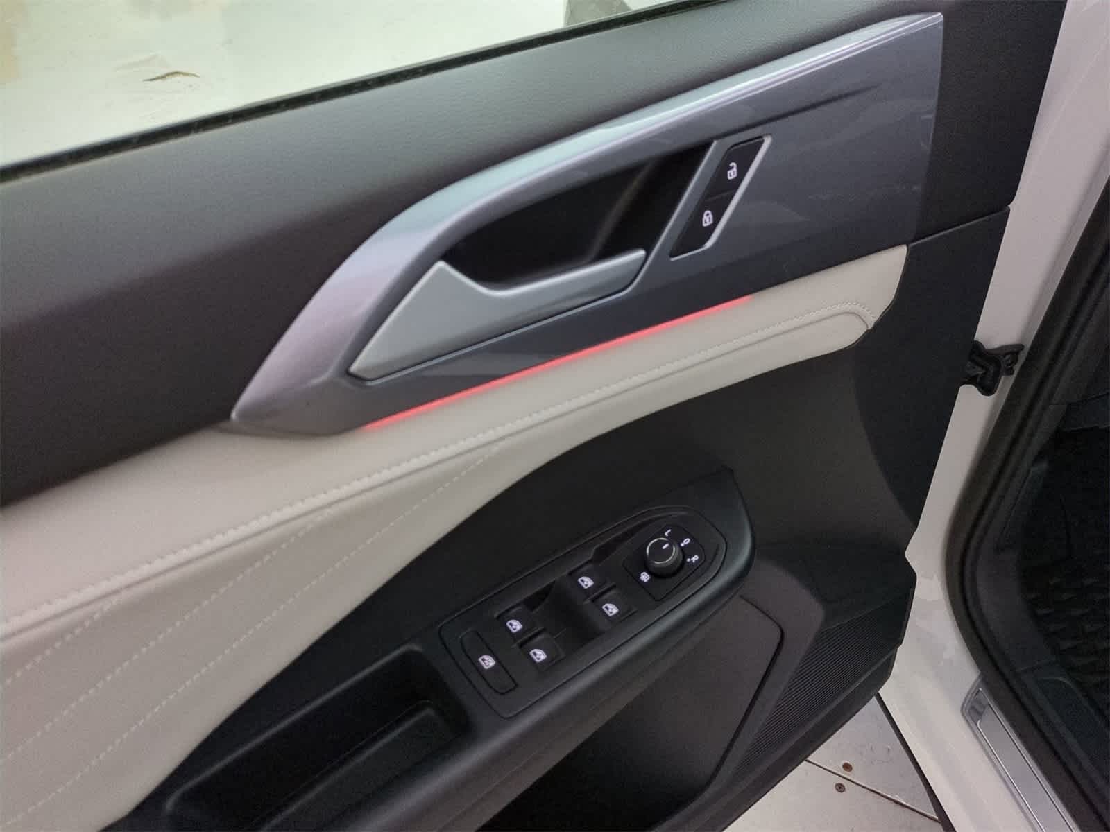 Thumbnail: 2025 Volkswagen Taos - 17