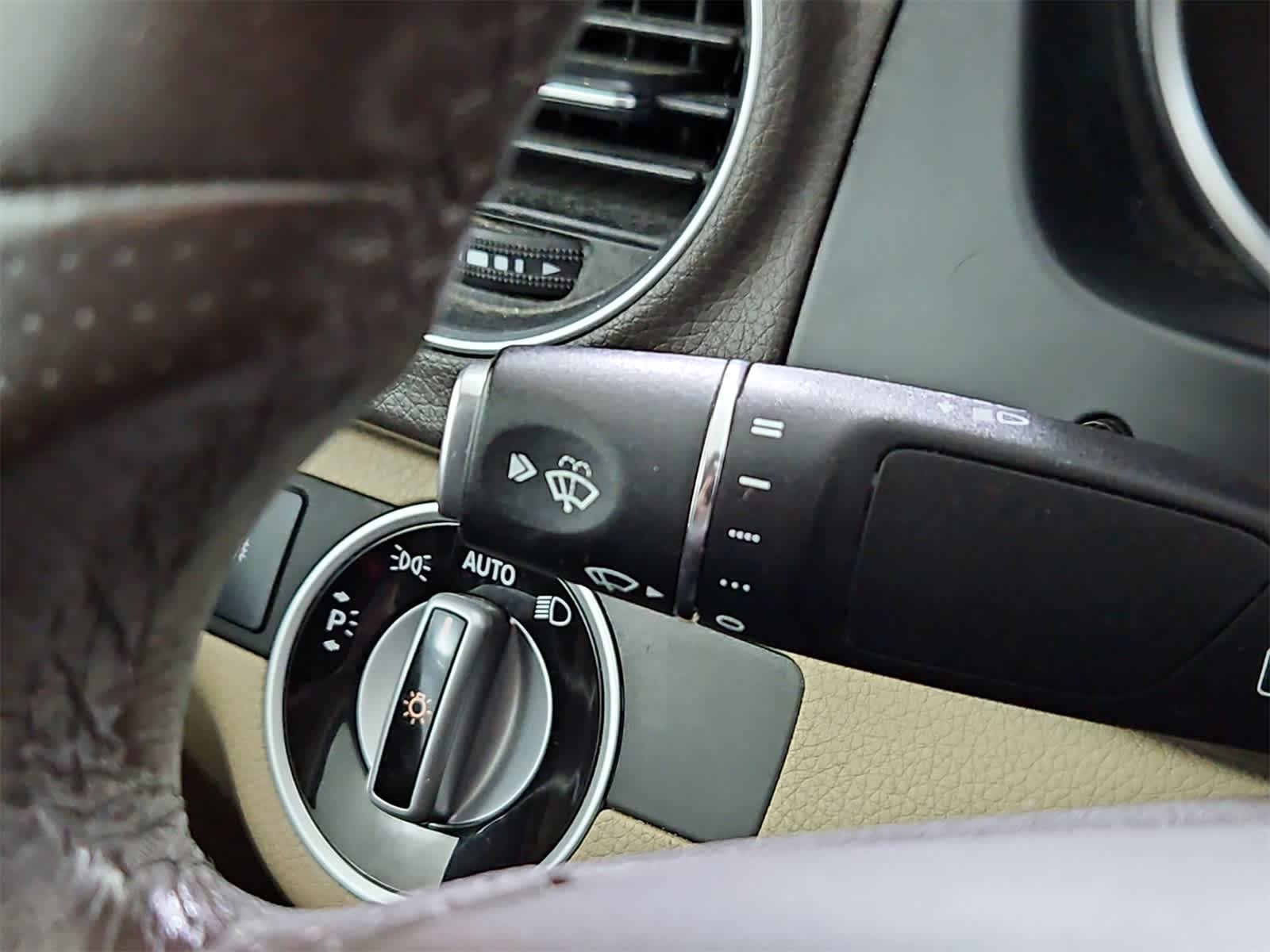 Thumbnail: 2013 Mercedes-Benz C-Class - 27