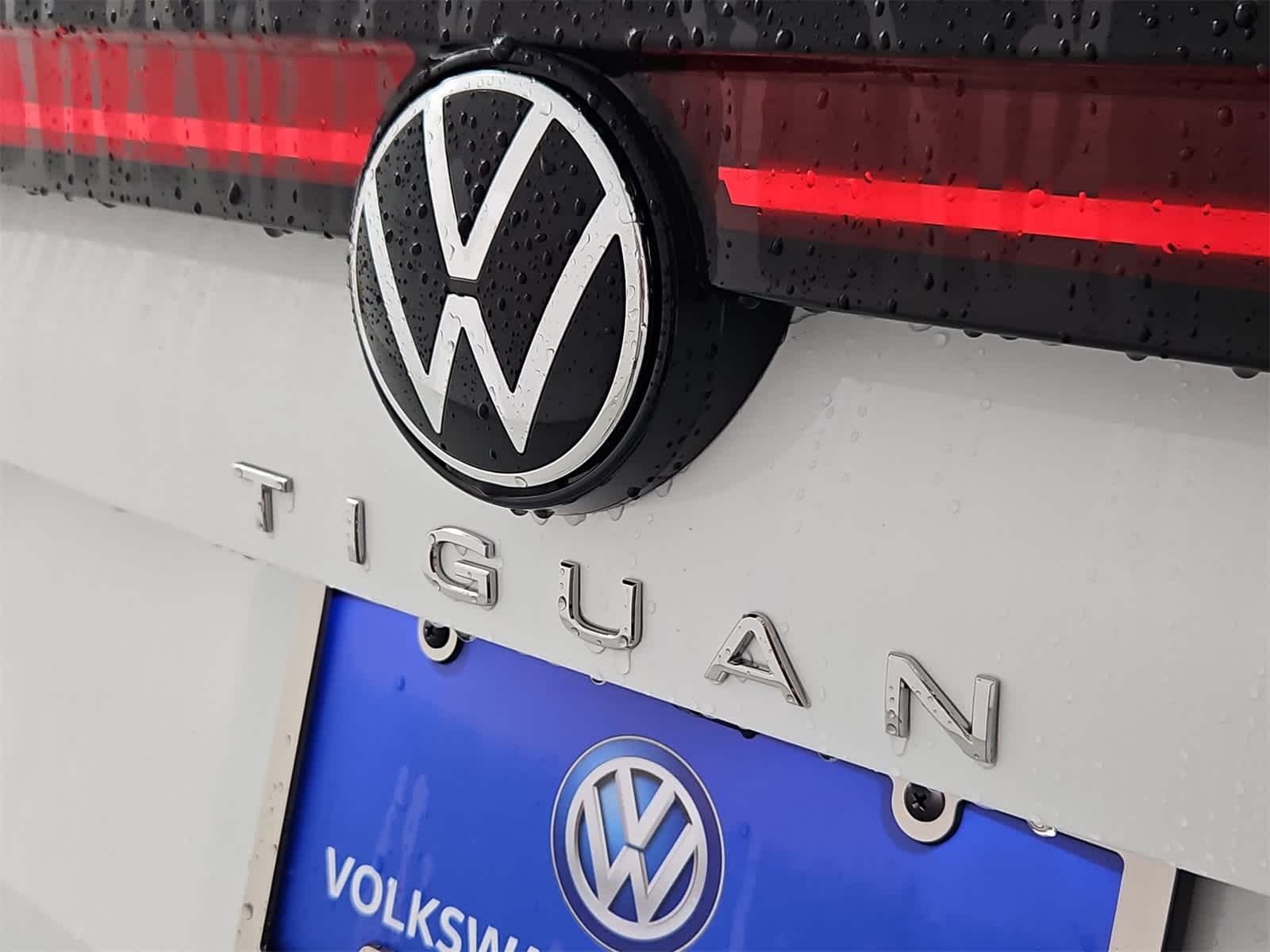 Thumbnail: 2025 Volkswagen Tiguan - 12