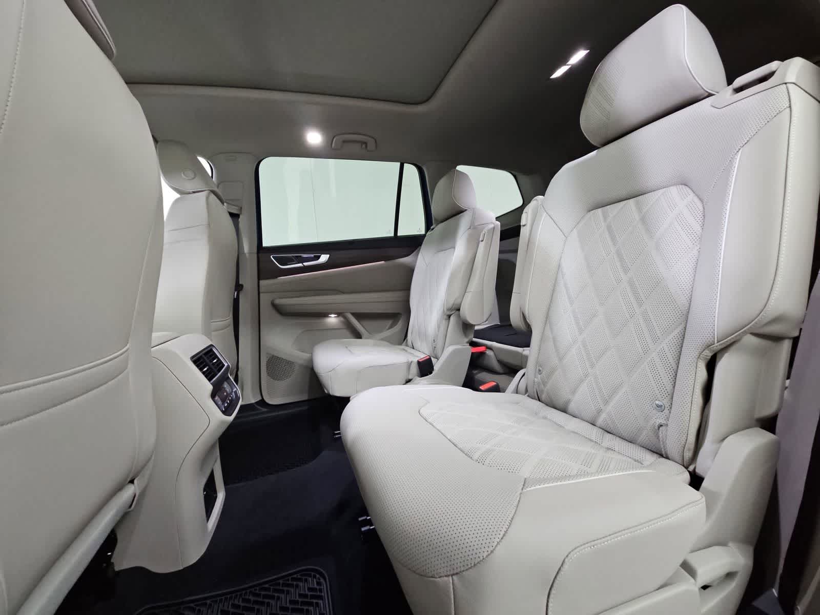 Thumbnail: 2026 Volkswagen Atlas - 20