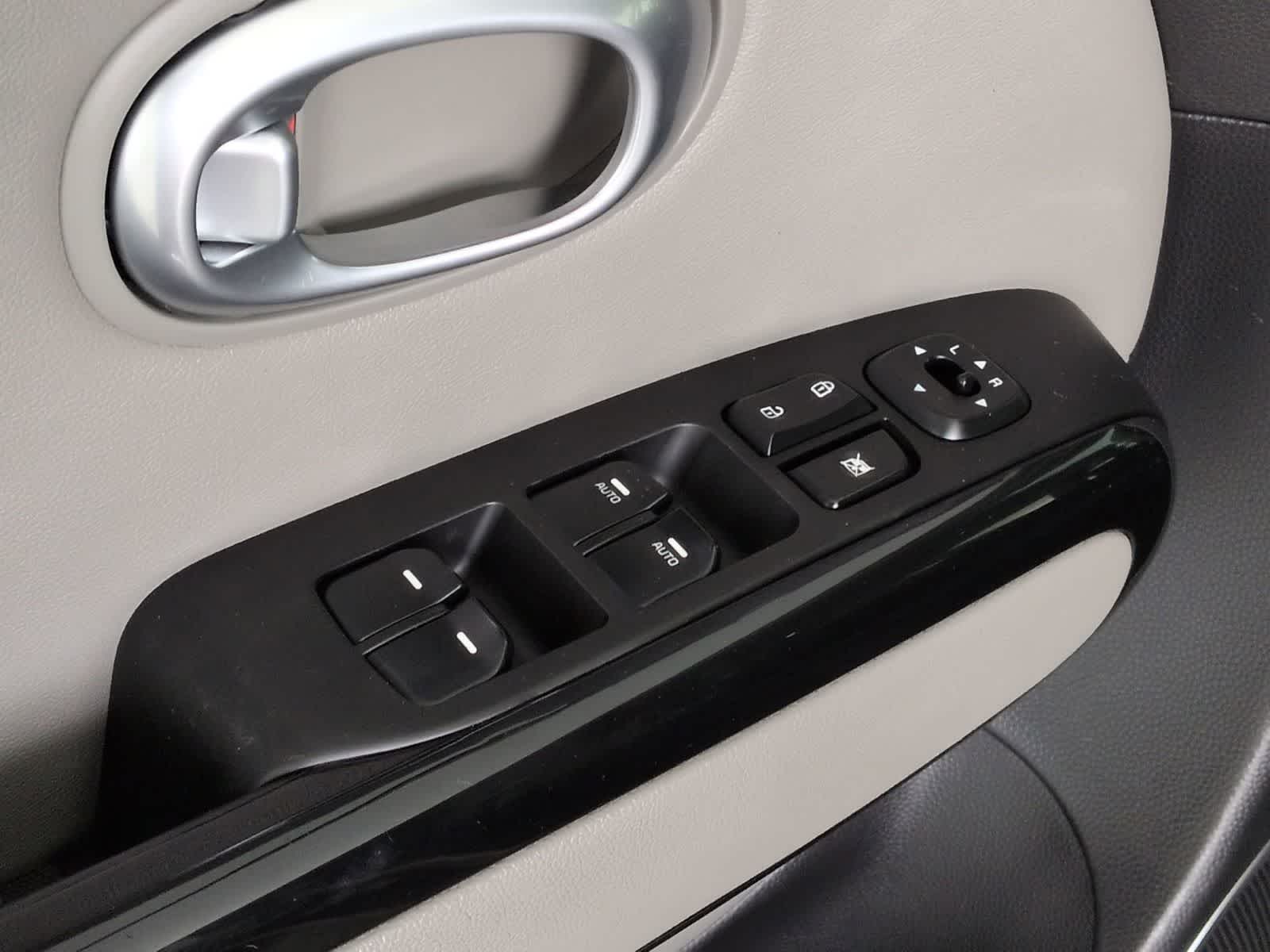 Thumbnail: 2016 Kia Soul - 17