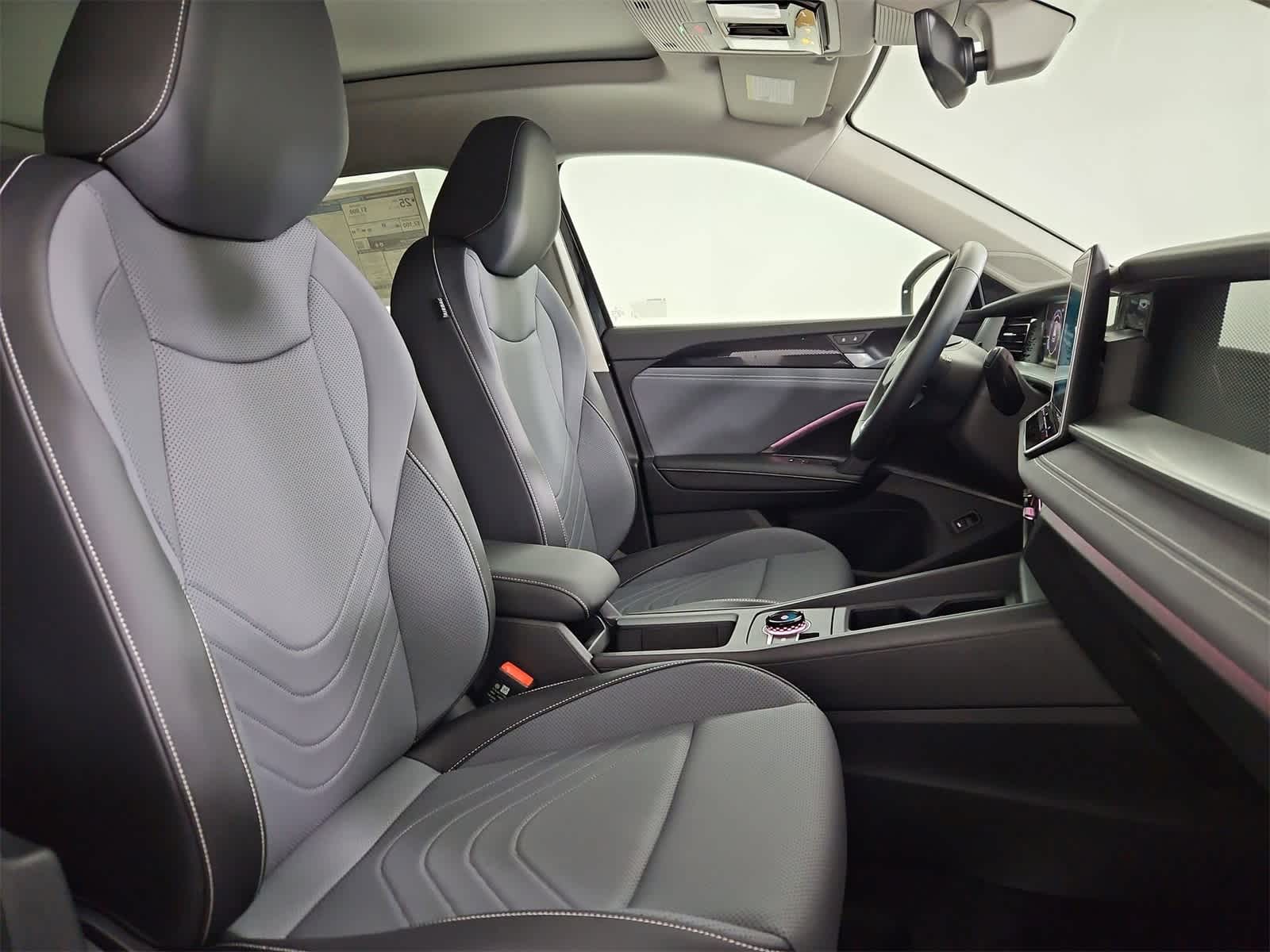 Thumbnail: 2025 Volkswagen Tiguan - 23