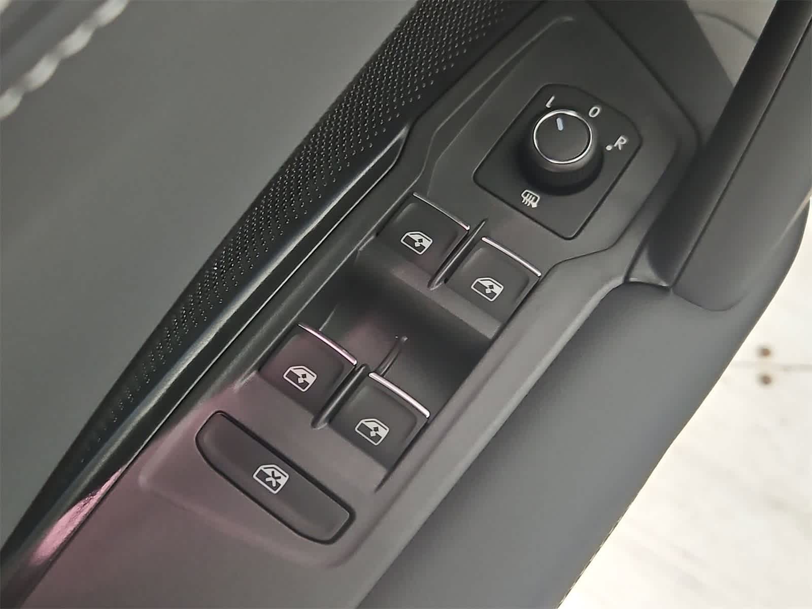 Thumbnail: 2026 Volkswagen Tiguan - 17