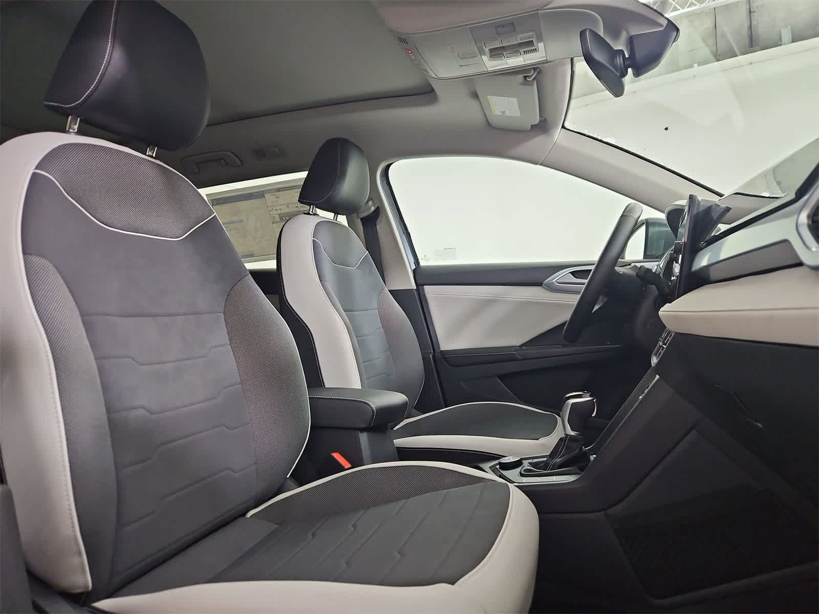 Thumbnail: 2025 Volkswagen Taos - 23