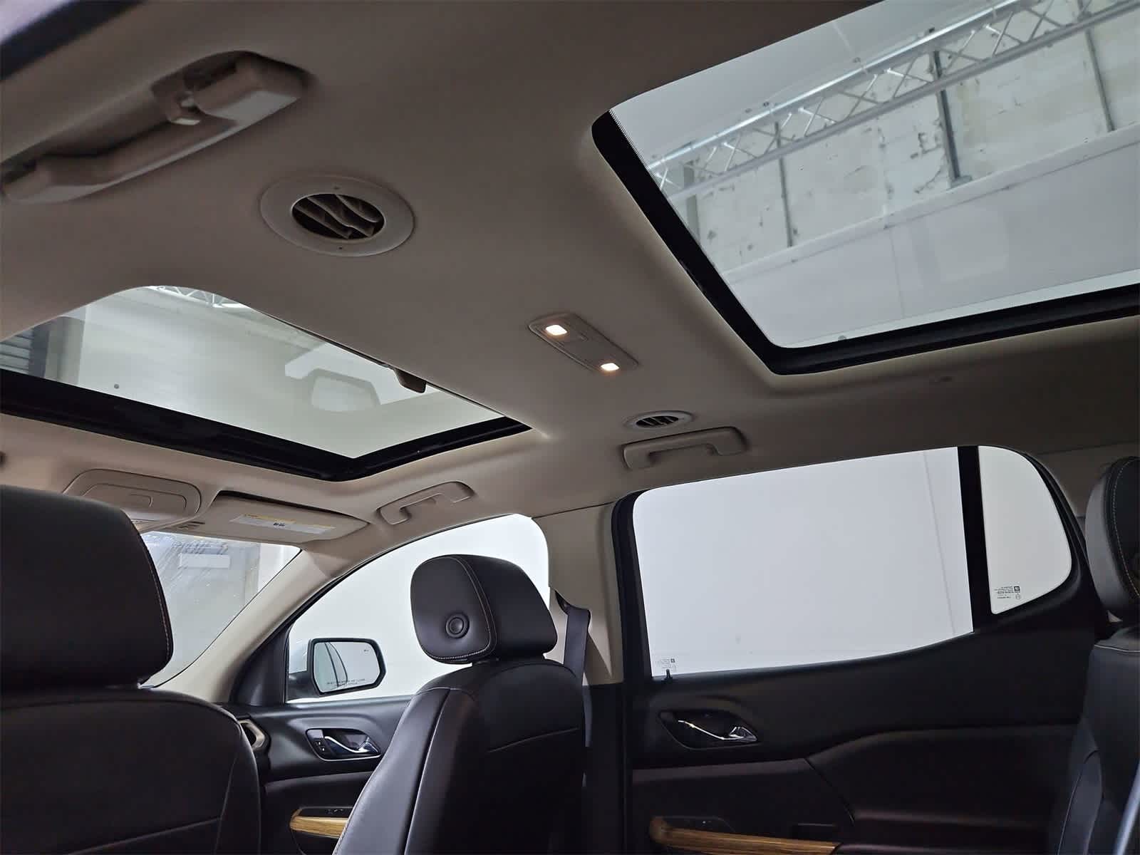 Thumbnail: 2017 GMC Acadia - 22