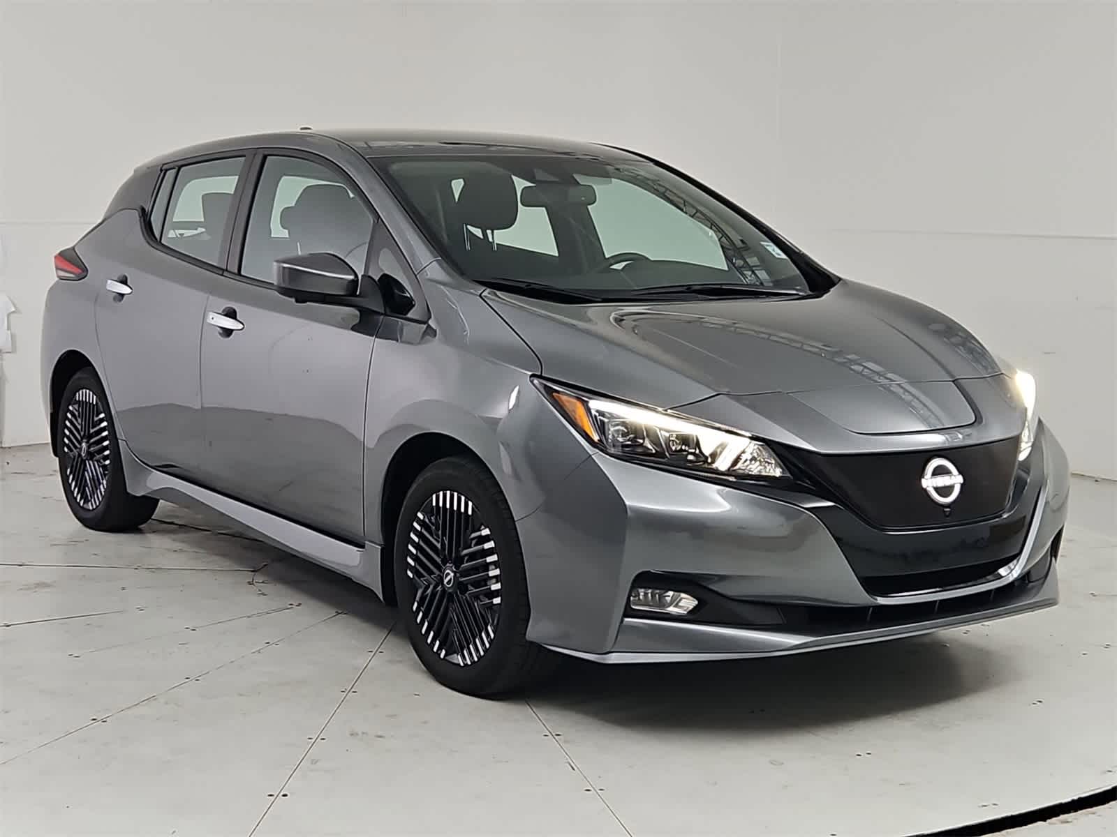 Thumbnail: 2024 Nissan Leaf - 8