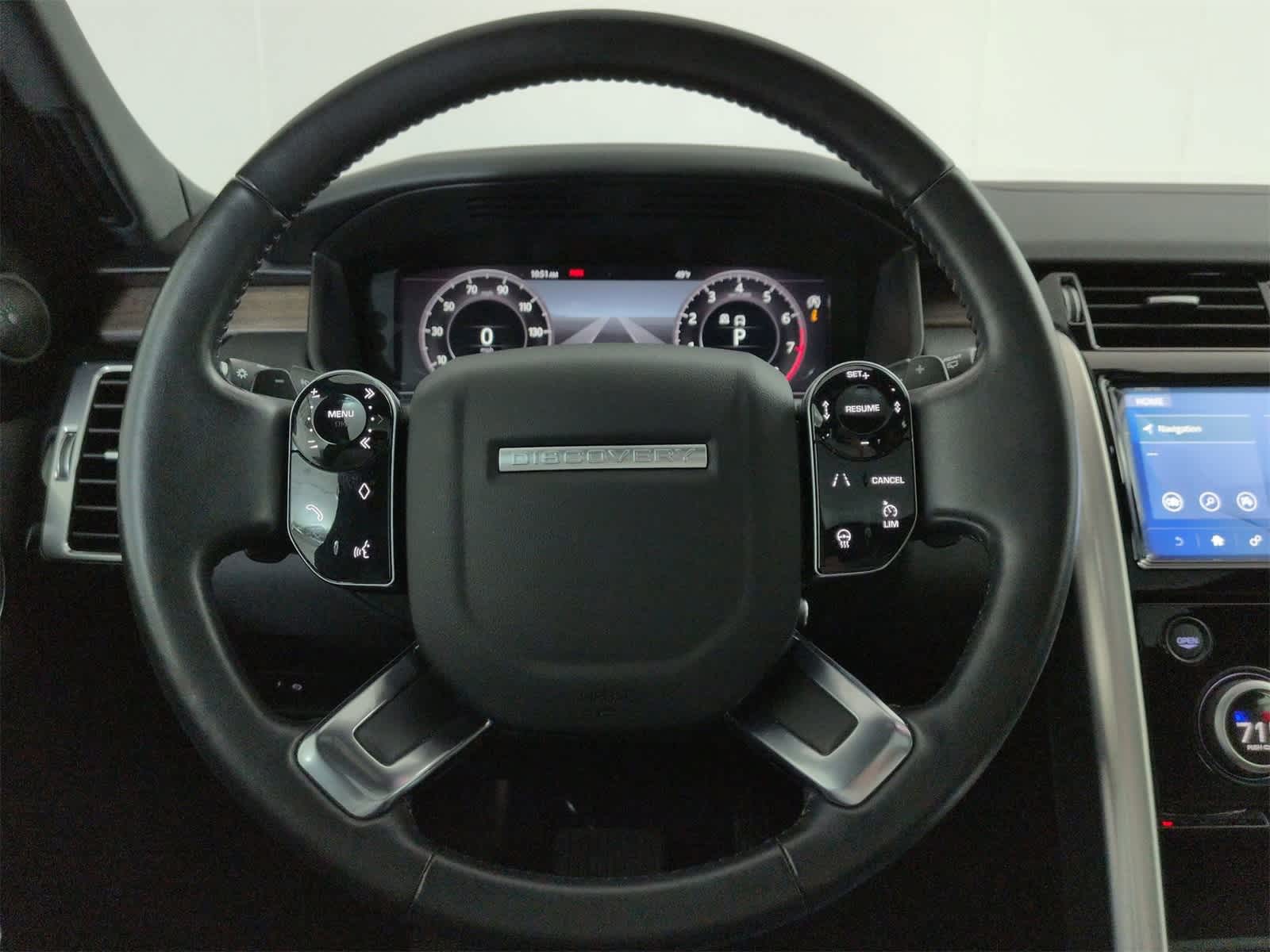 Thumbnail: 2020 Land Rover Discovery - 23