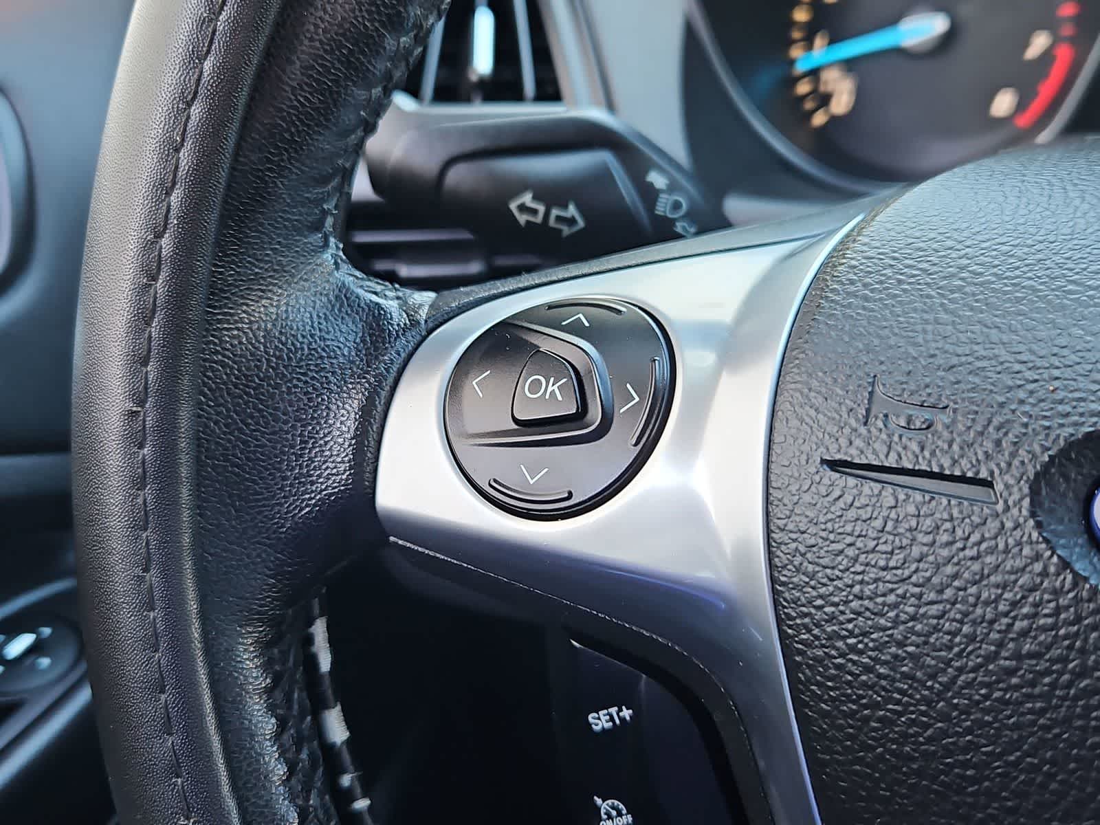 Thumbnail: 2015 Ford Escape - 23