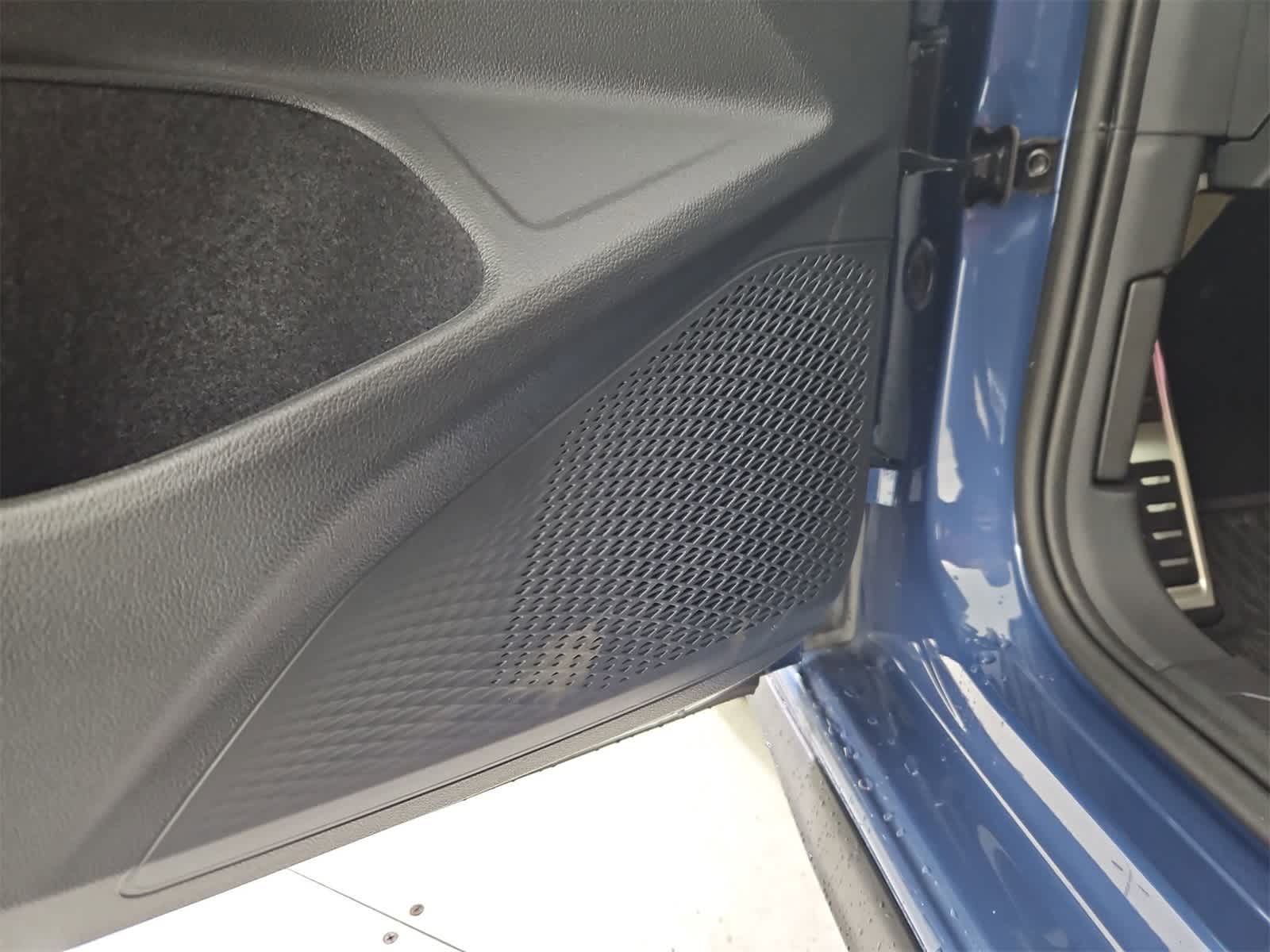 Thumbnail: 2025 Volkswagen Golf - 32