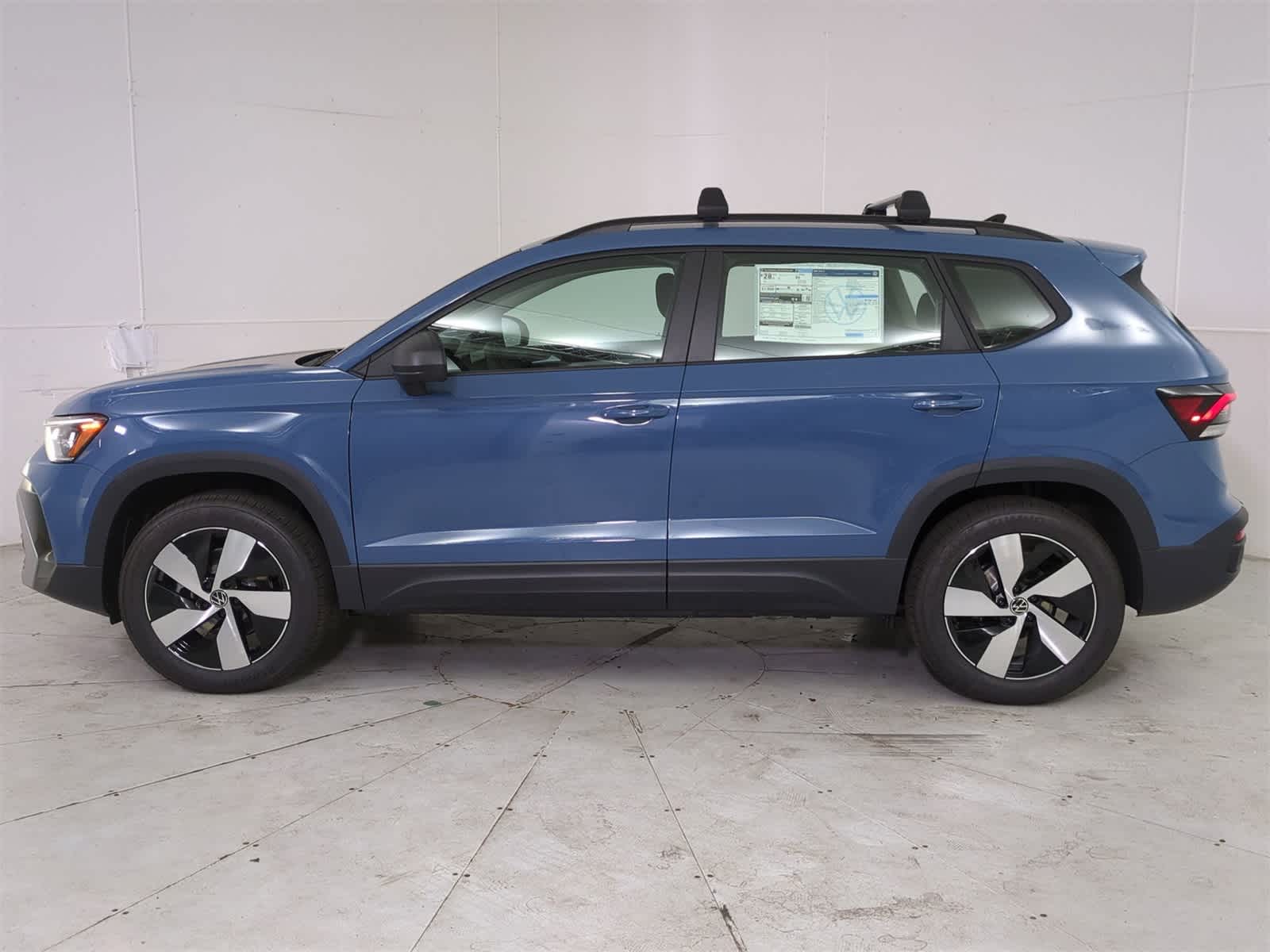 Thumbnail: 2025 Volkswagen Taos - 3