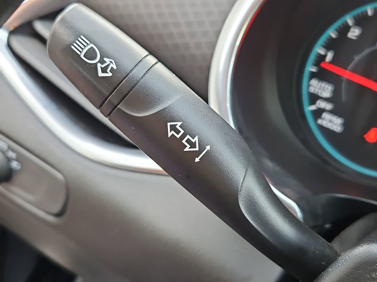 Thumbnail: 2021 Chevrolet Malibu - 27