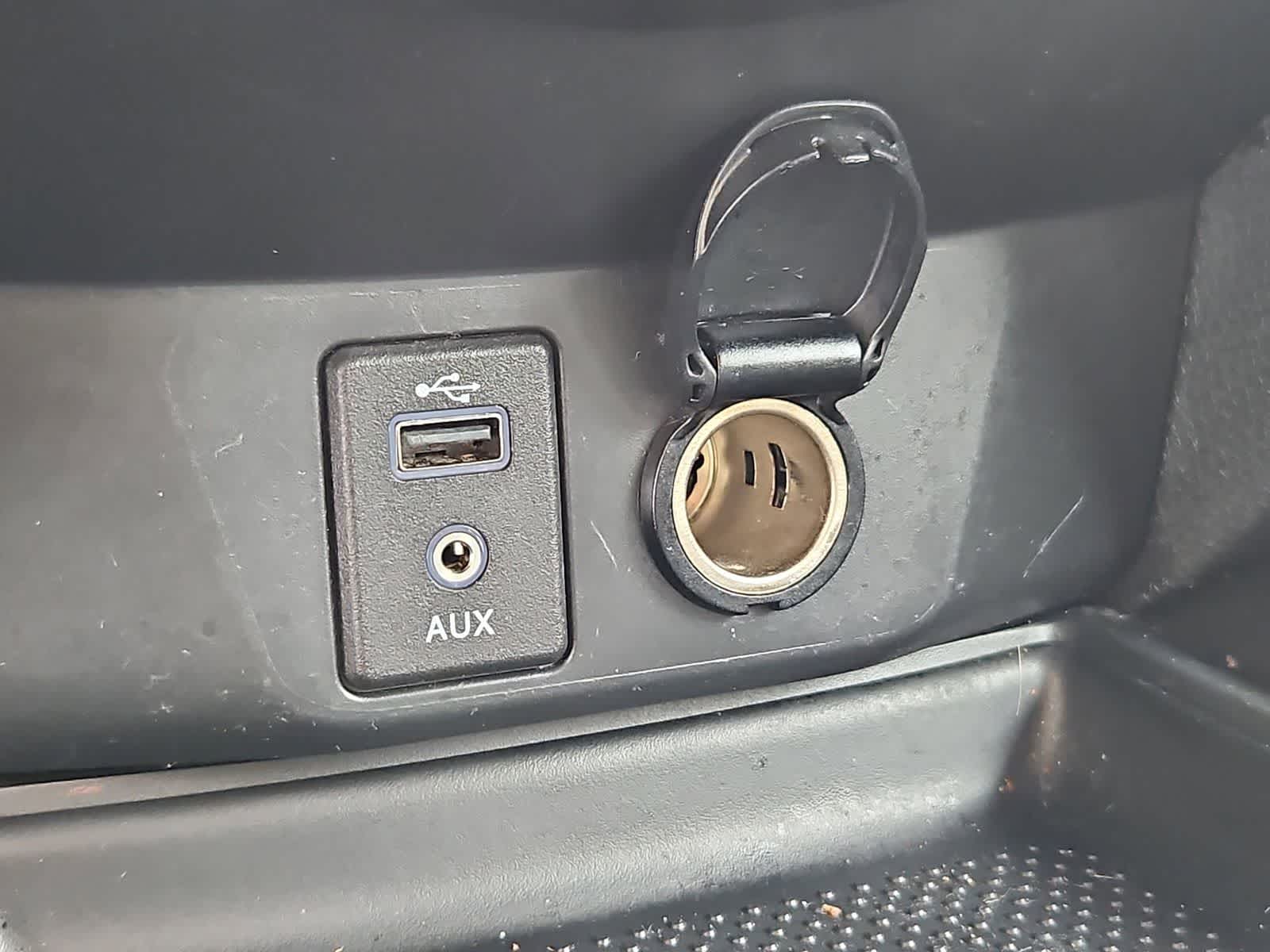 Thumbnail: 2017 Nissan Rogue - 31