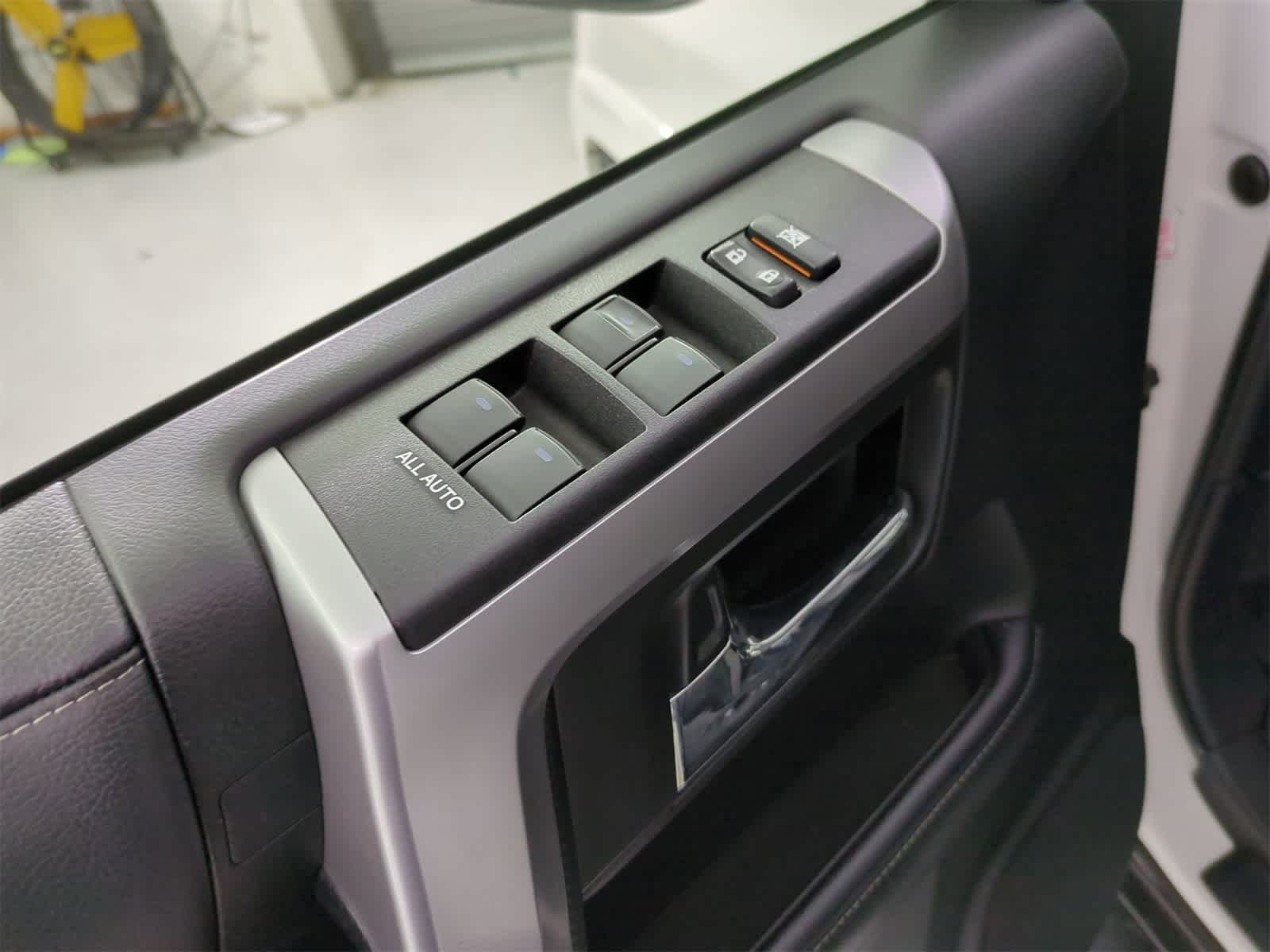 Thumbnail: 2023 Toyota 4Runner - 17