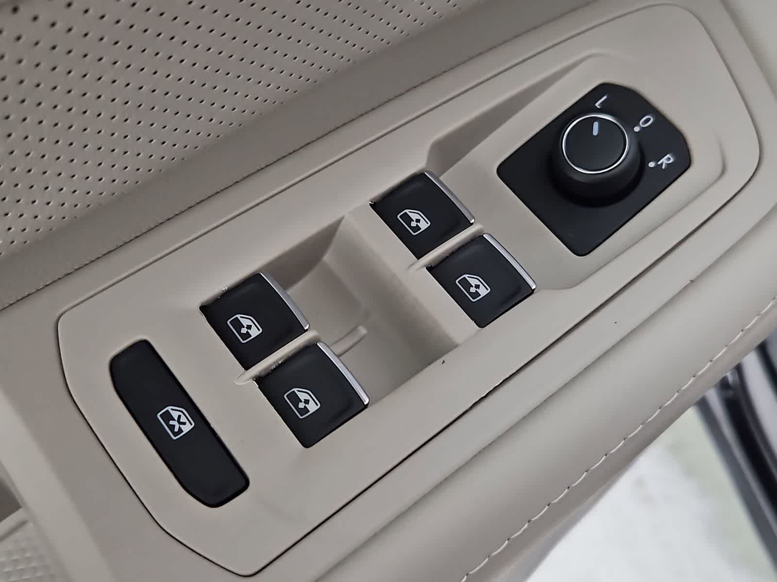 Thumbnail: 2026 Volkswagen Atlas - 17