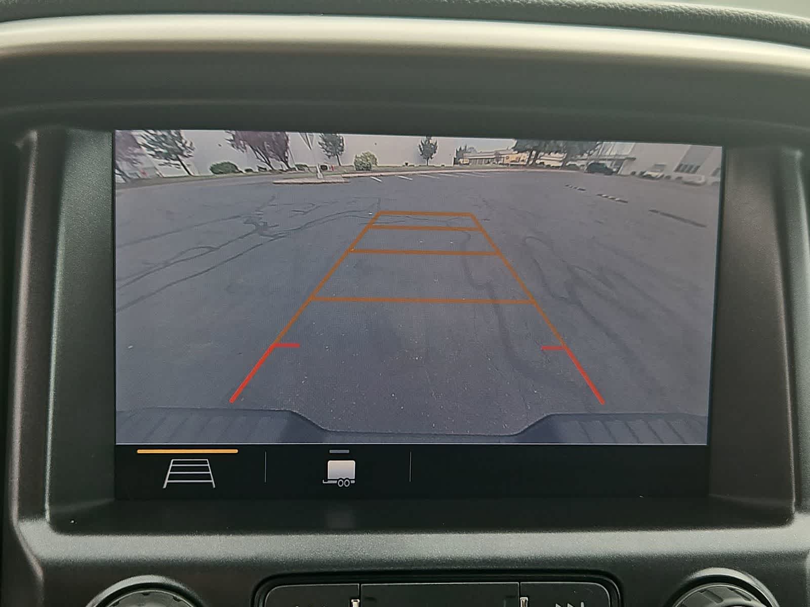 Thumbnail: 2022 Chevrolet Colorado - 28