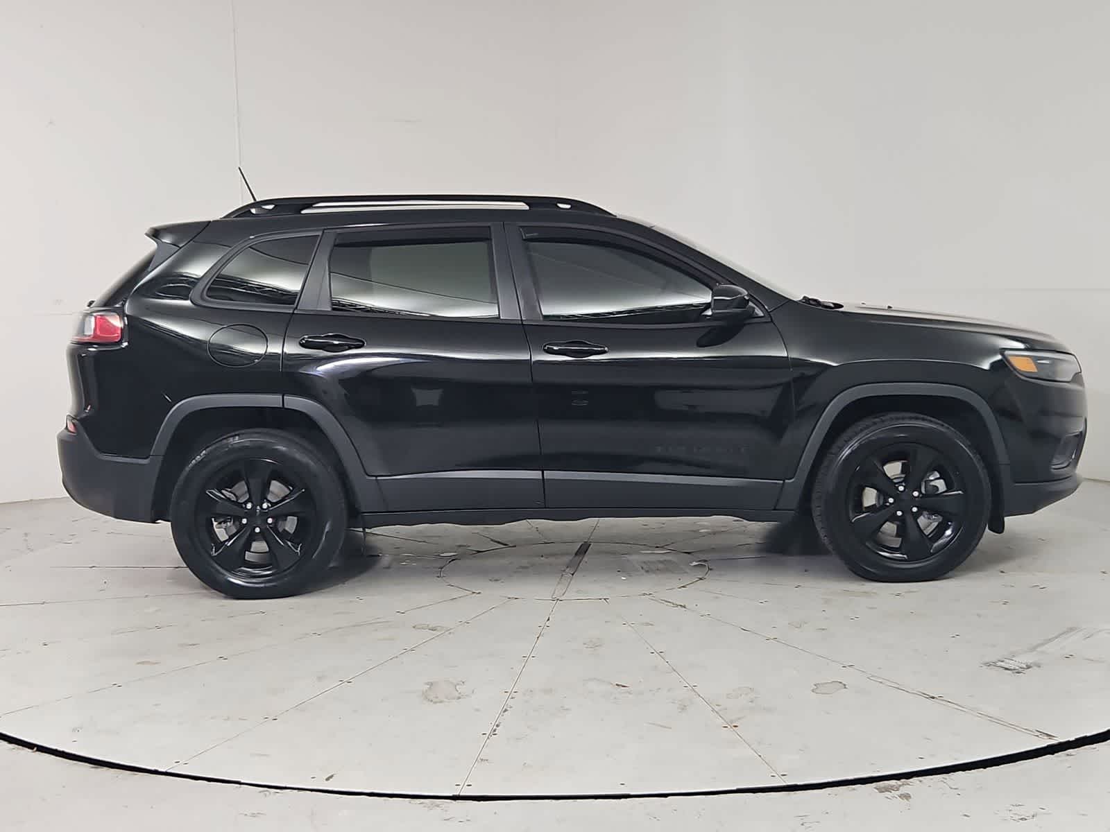 Thumbnail: 2019 Jeep Cherokee - 7