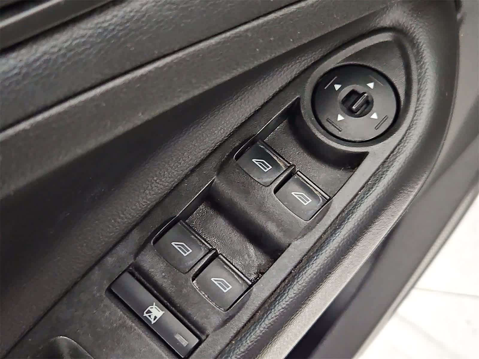 Thumbnail: 2017 Ford Escape - 17