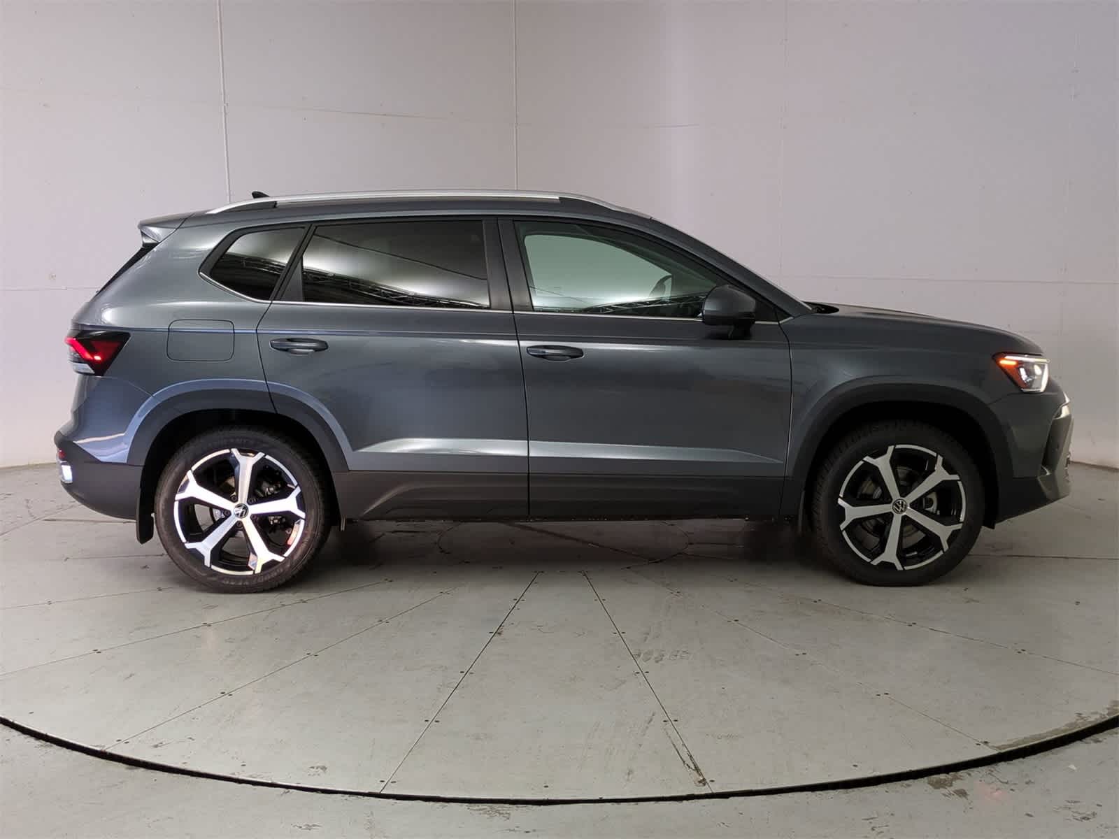 Thumbnail: 2025 Volkswagen Taos - 7