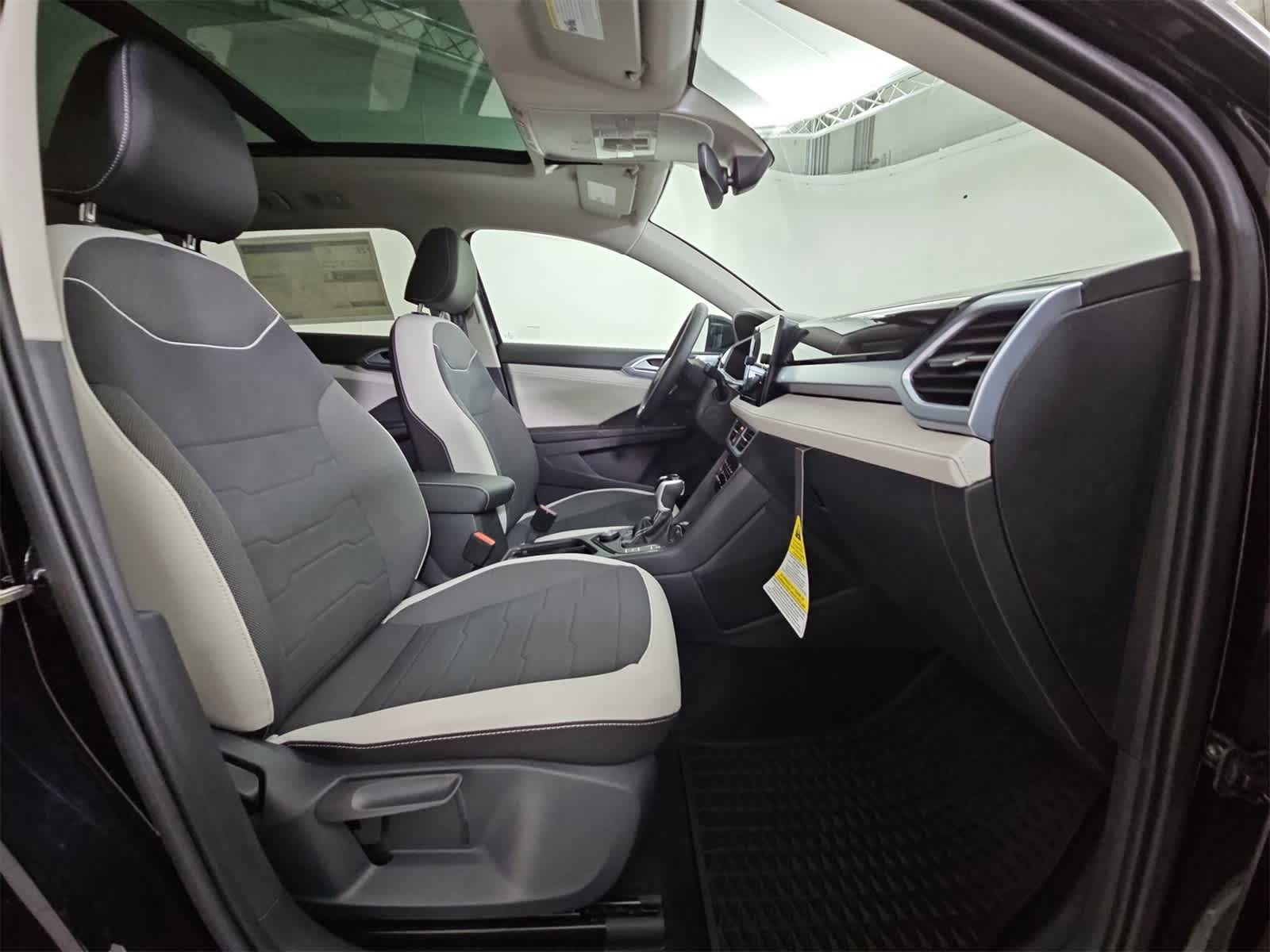 Thumbnail: 2025 Volkswagen Taos - 23