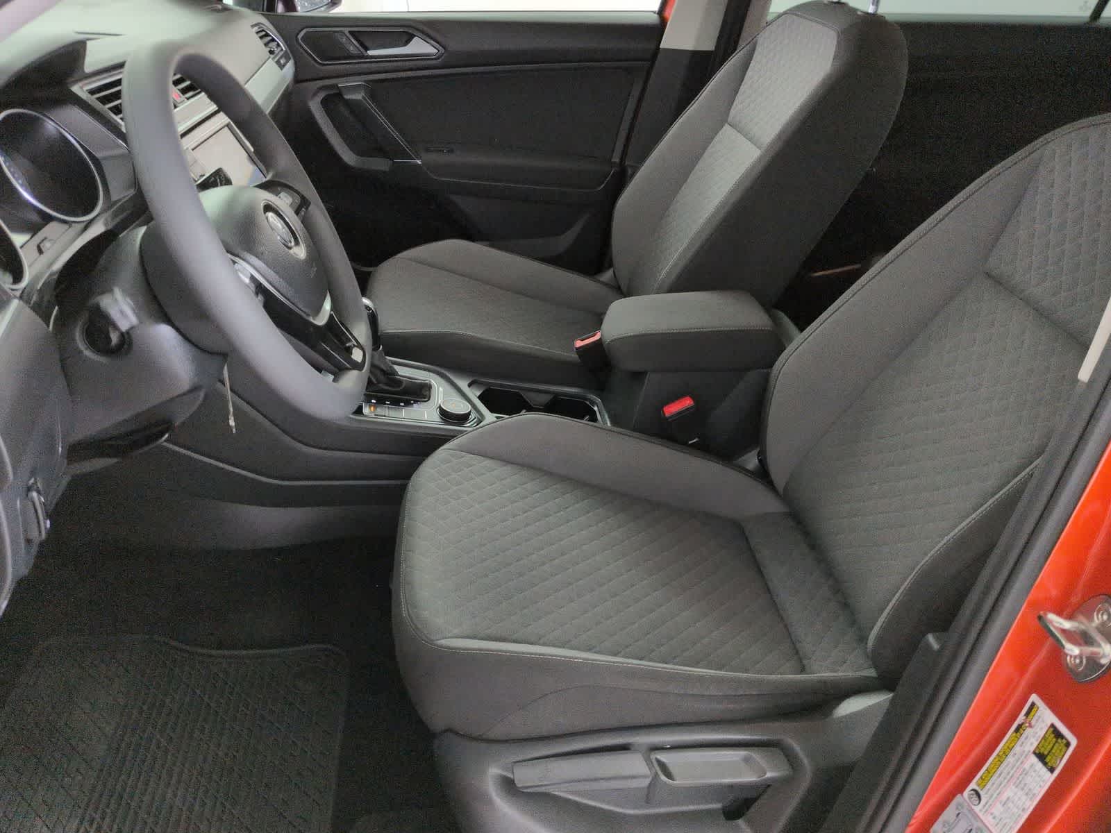 Thumbnail: 2018 Volkswagen Tiguan - 14