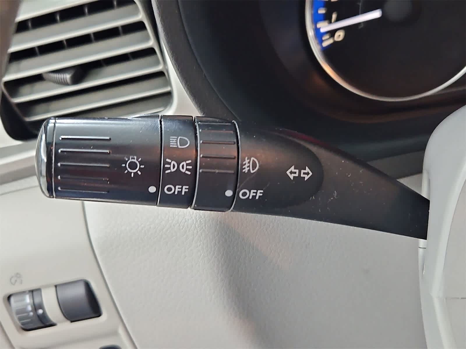 2010 Subaru Forester Limited 27