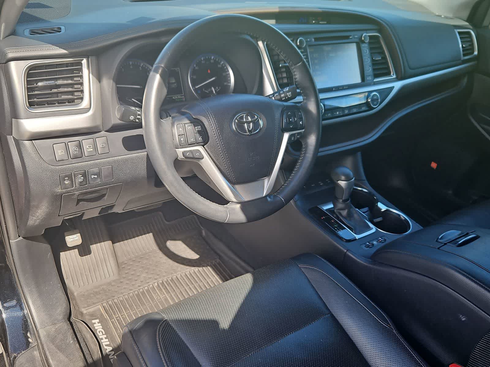 Thumbnail: 2019 Toyota Highlander - 2