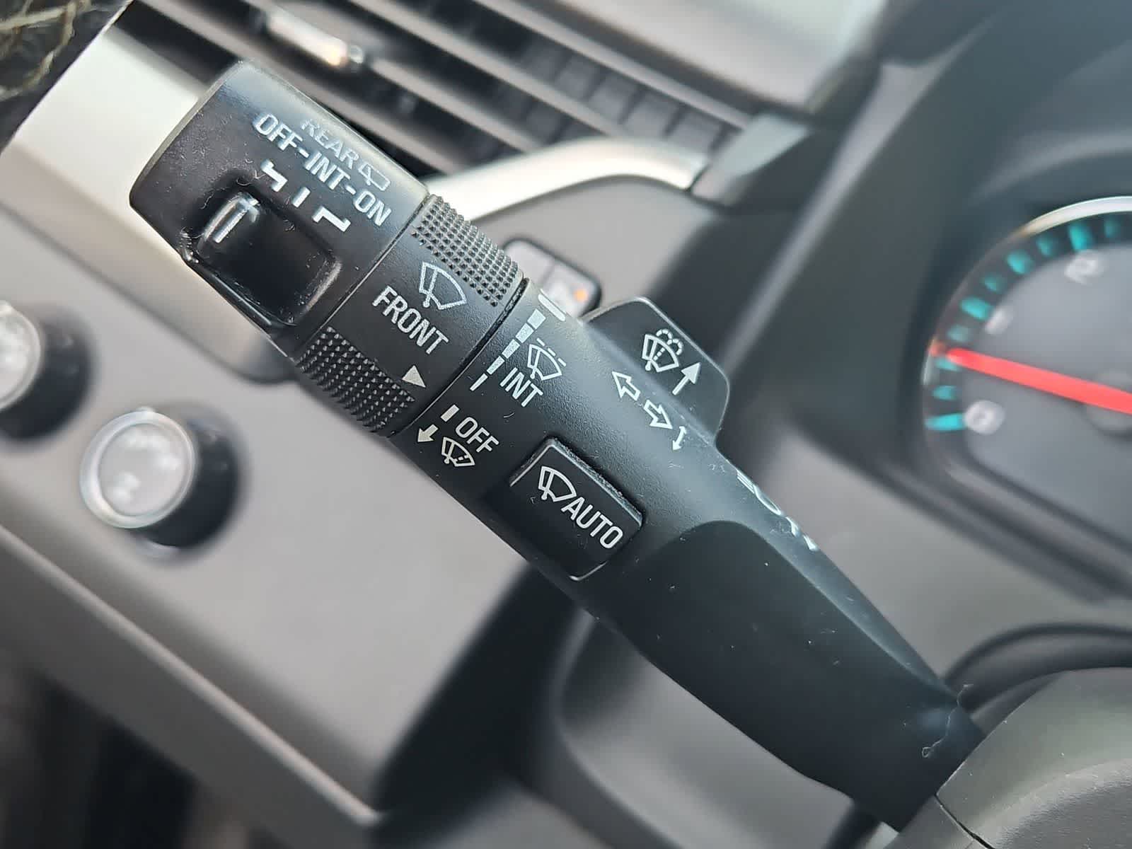 Thumbnail: 2018 Chevrolet Tahoe - 26