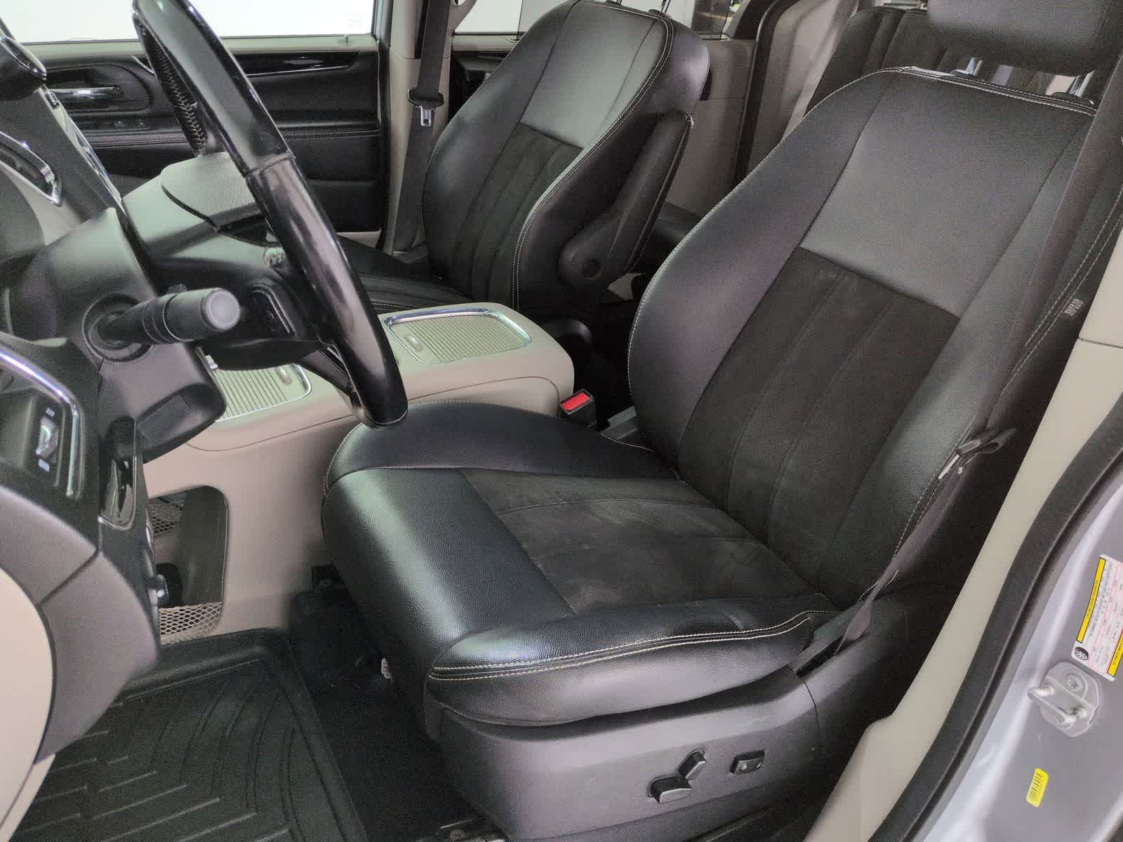 Thumbnail: 2019 Dodge Grand Caravan - 16