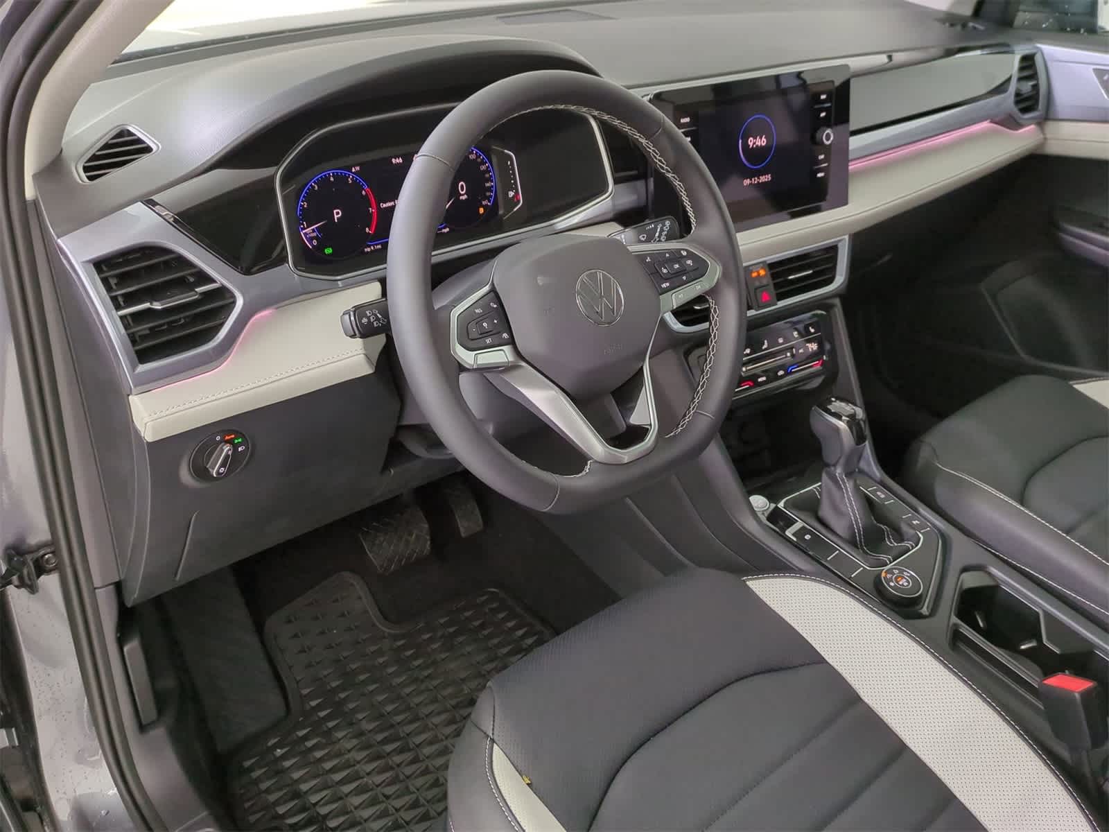 Thumbnail: 2025 Volkswagen Taos - 2