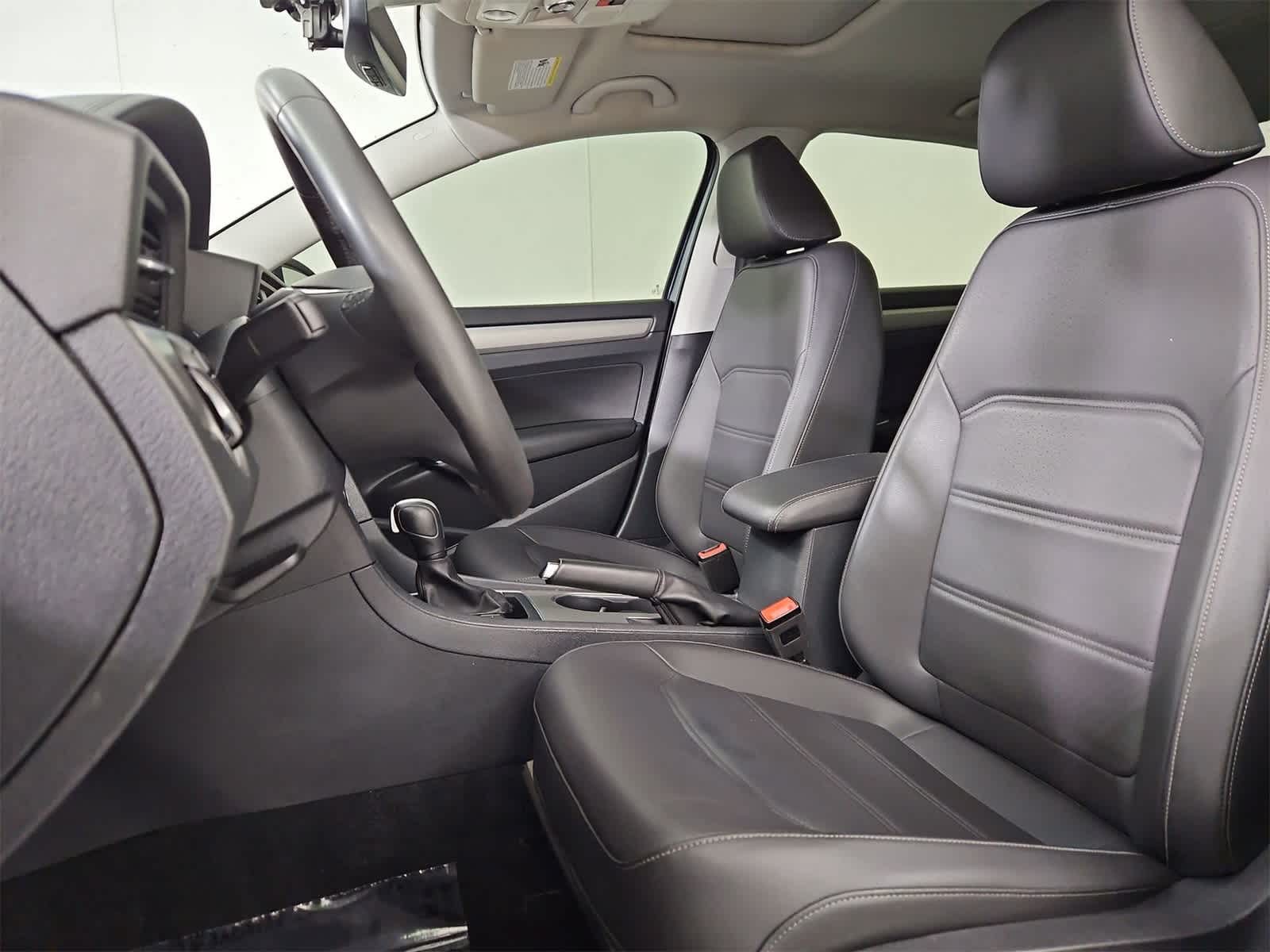 Thumbnail: 2022 Volkswagen Passat - 16