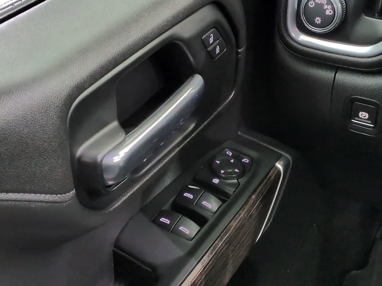 Thumbnail: 2020 GMC Sierra 2500 - 17