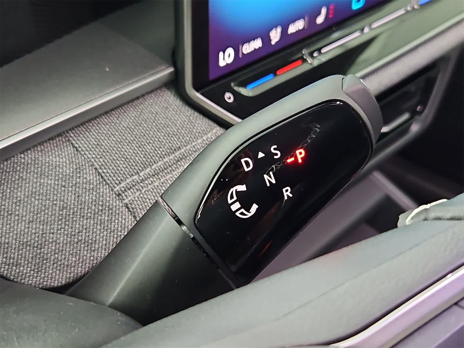 Thumbnail: 2025 Volkswagen Tiguan - 32