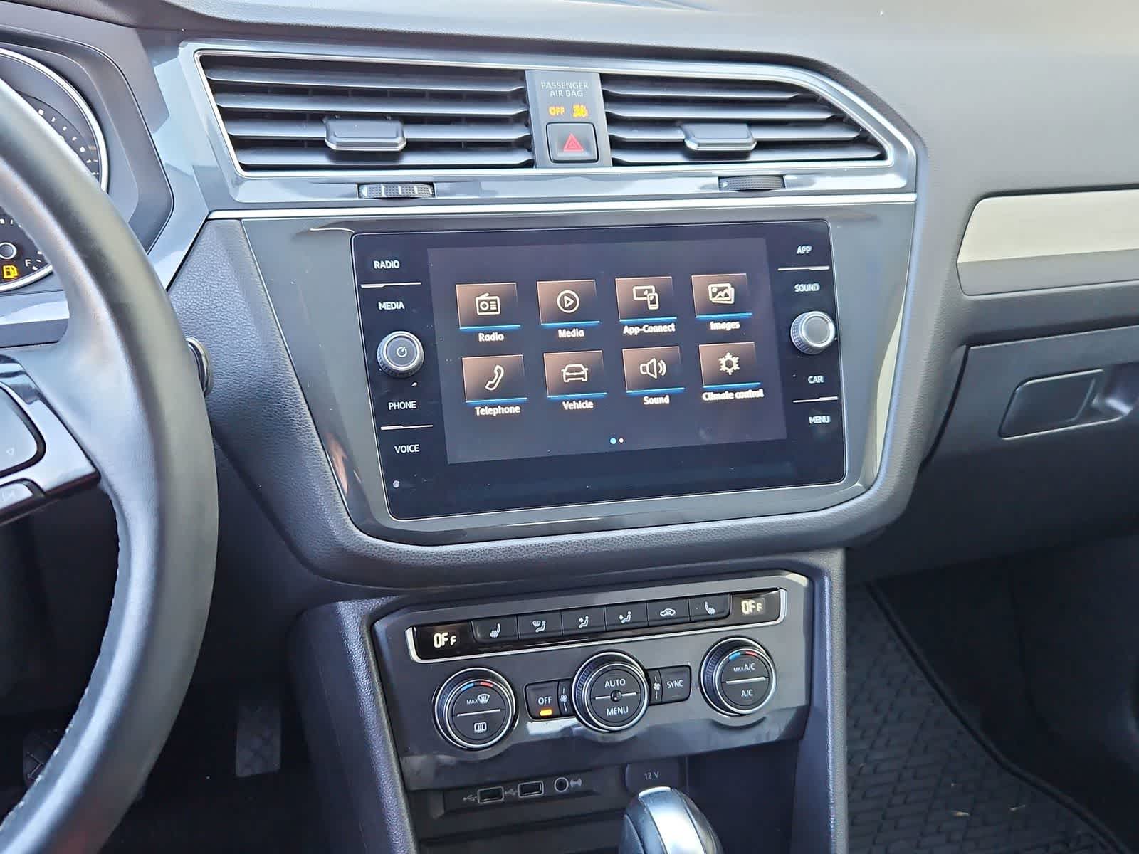 Thumbnail: 2020 Volkswagen Tiguan - 29