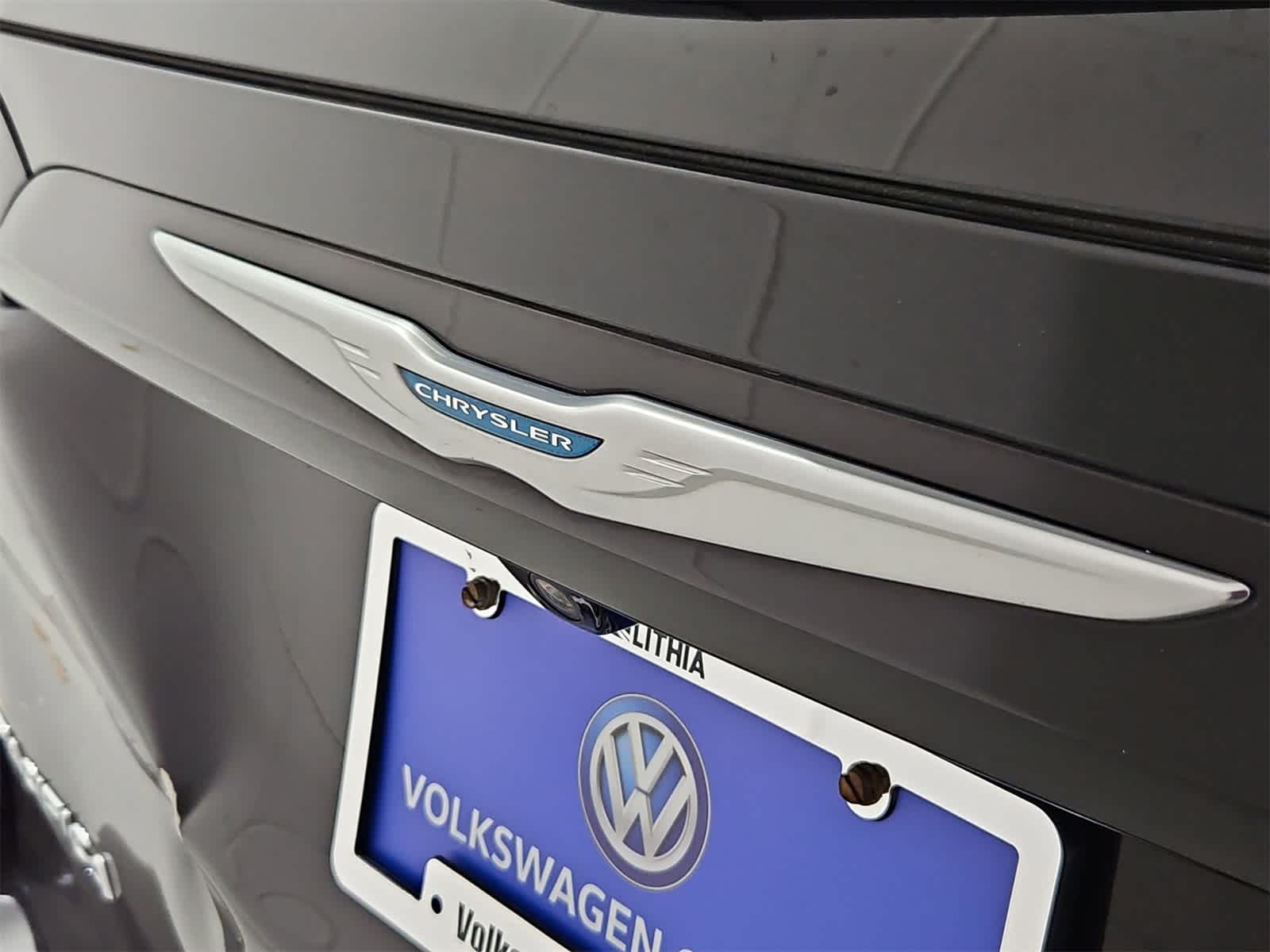 Thumbnail: 2018 Chrysler Pacifica - 11