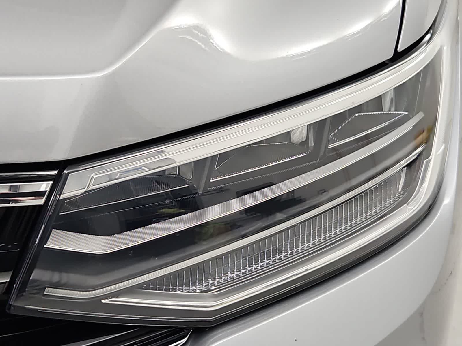 Thumbnail: 2023 Volkswagen Tiguan - 9