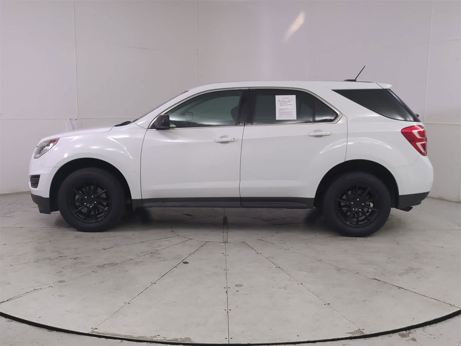 Thumbnail: 2017 Chevrolet Equinox - 3